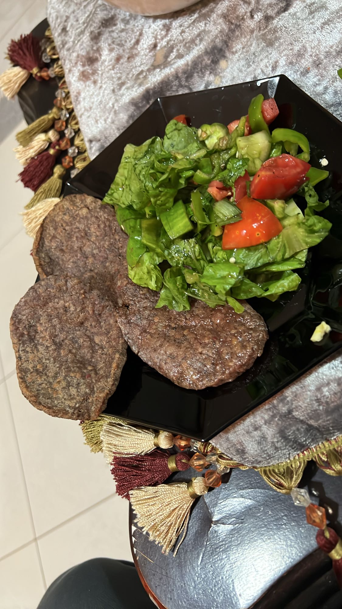 Beef patties with salad