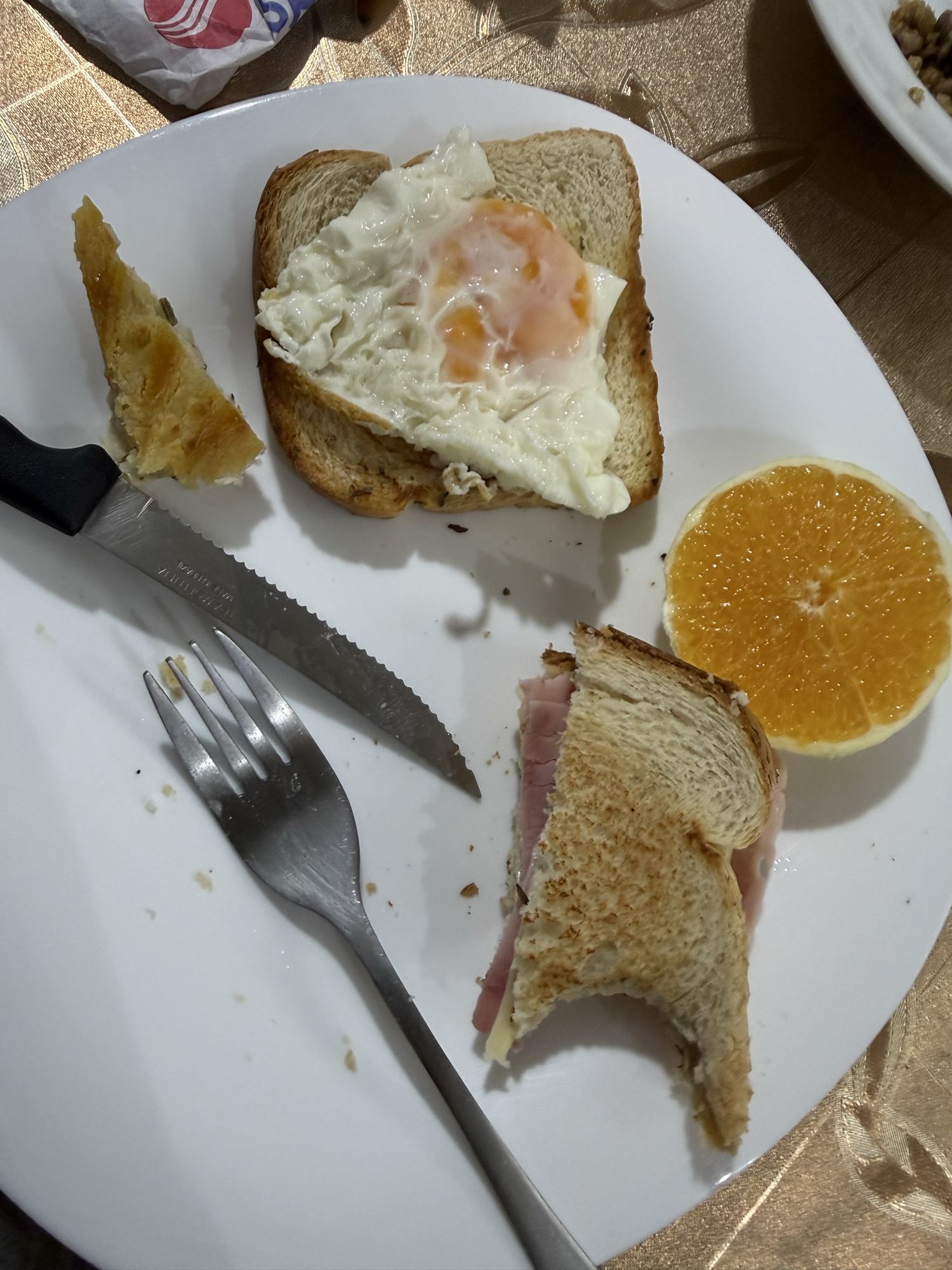 Café da manhã com sanduíche