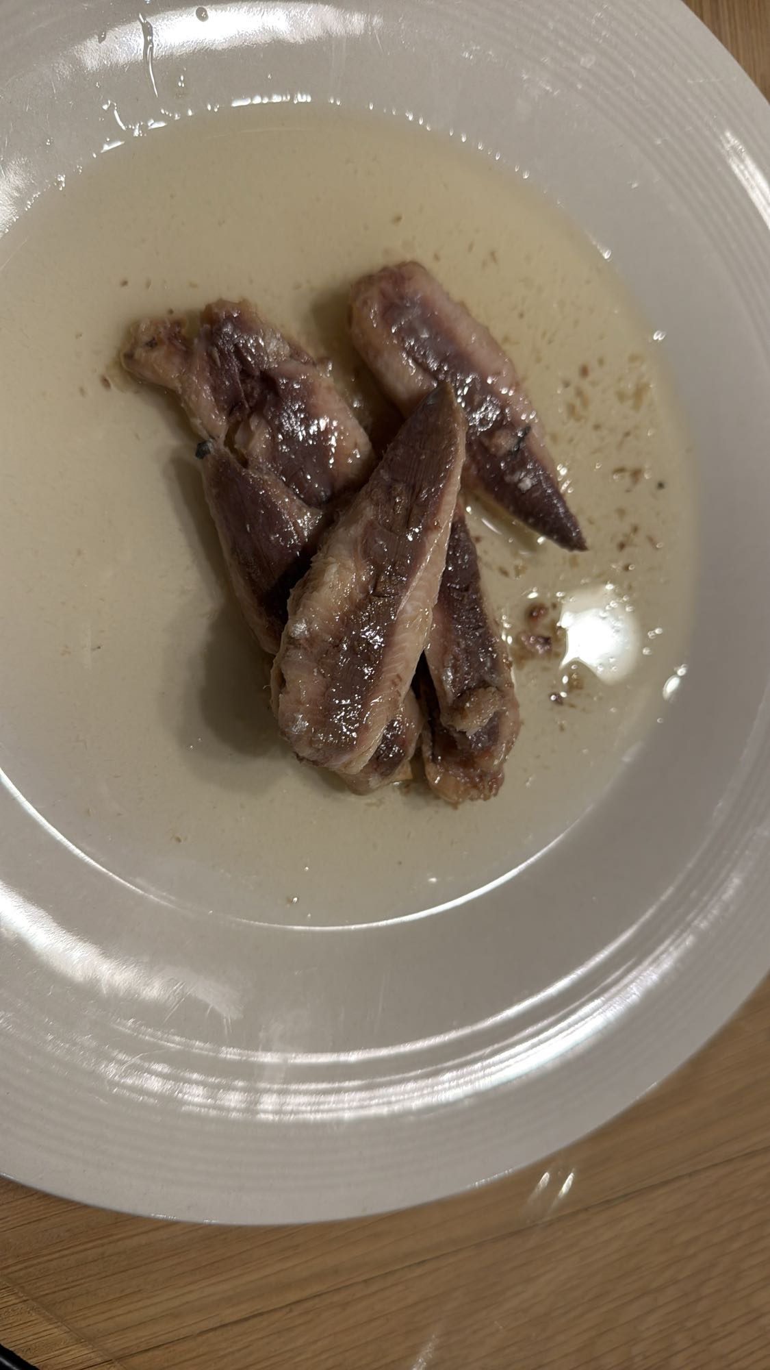 Skinless and boneless sardines in oil