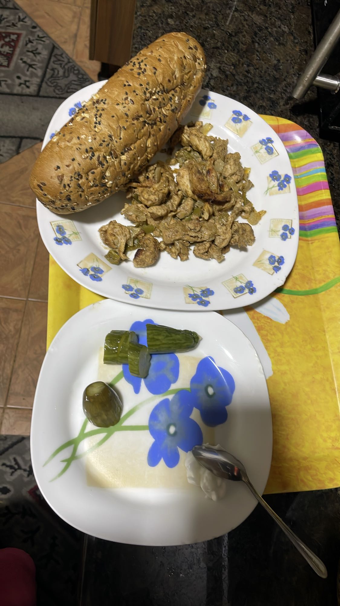 Chicken sandwich plate