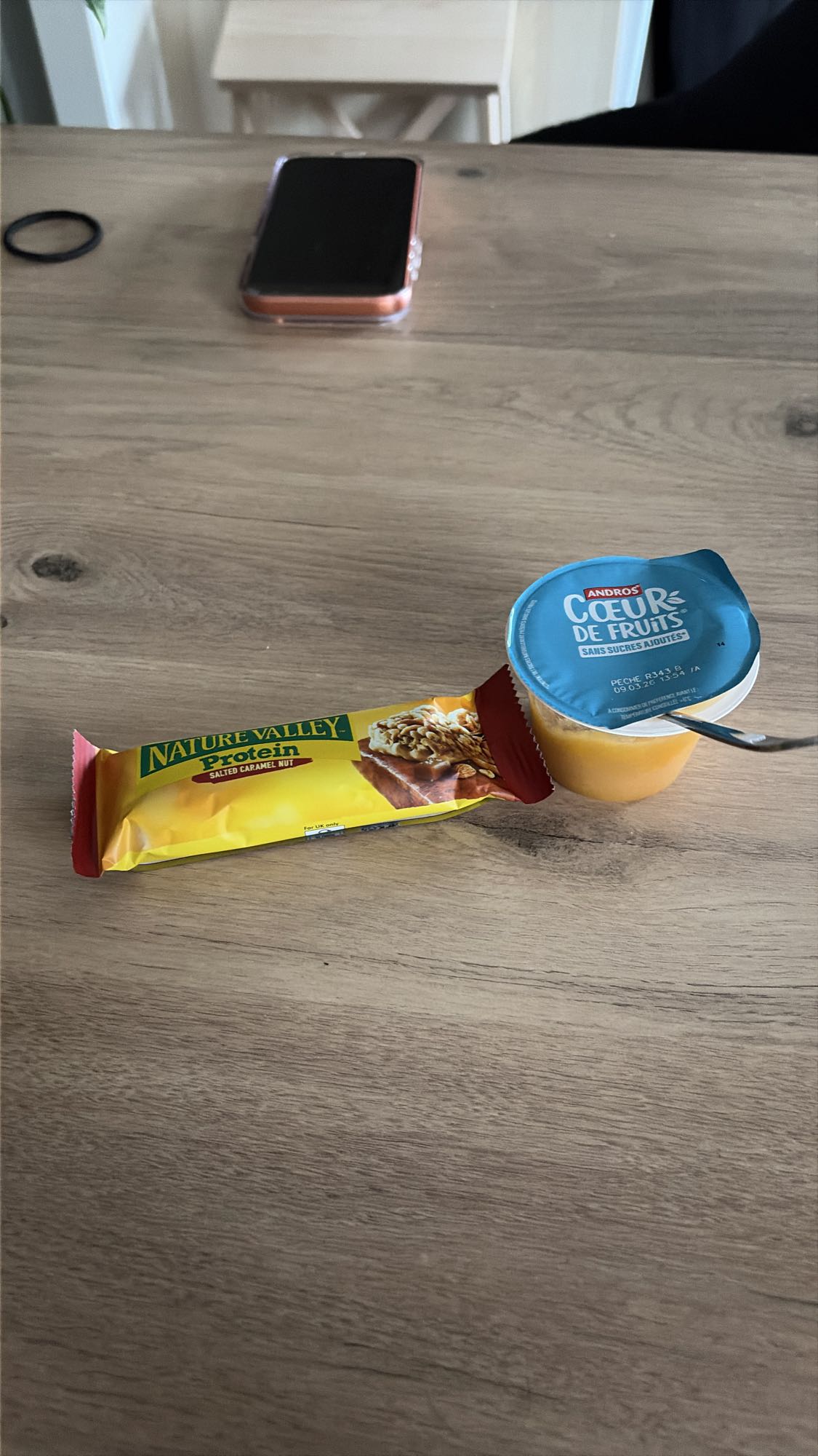 Barre protéinée et compote