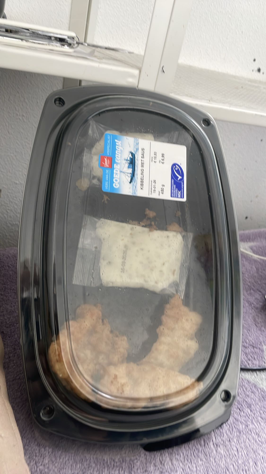 smażona ryba z sosem