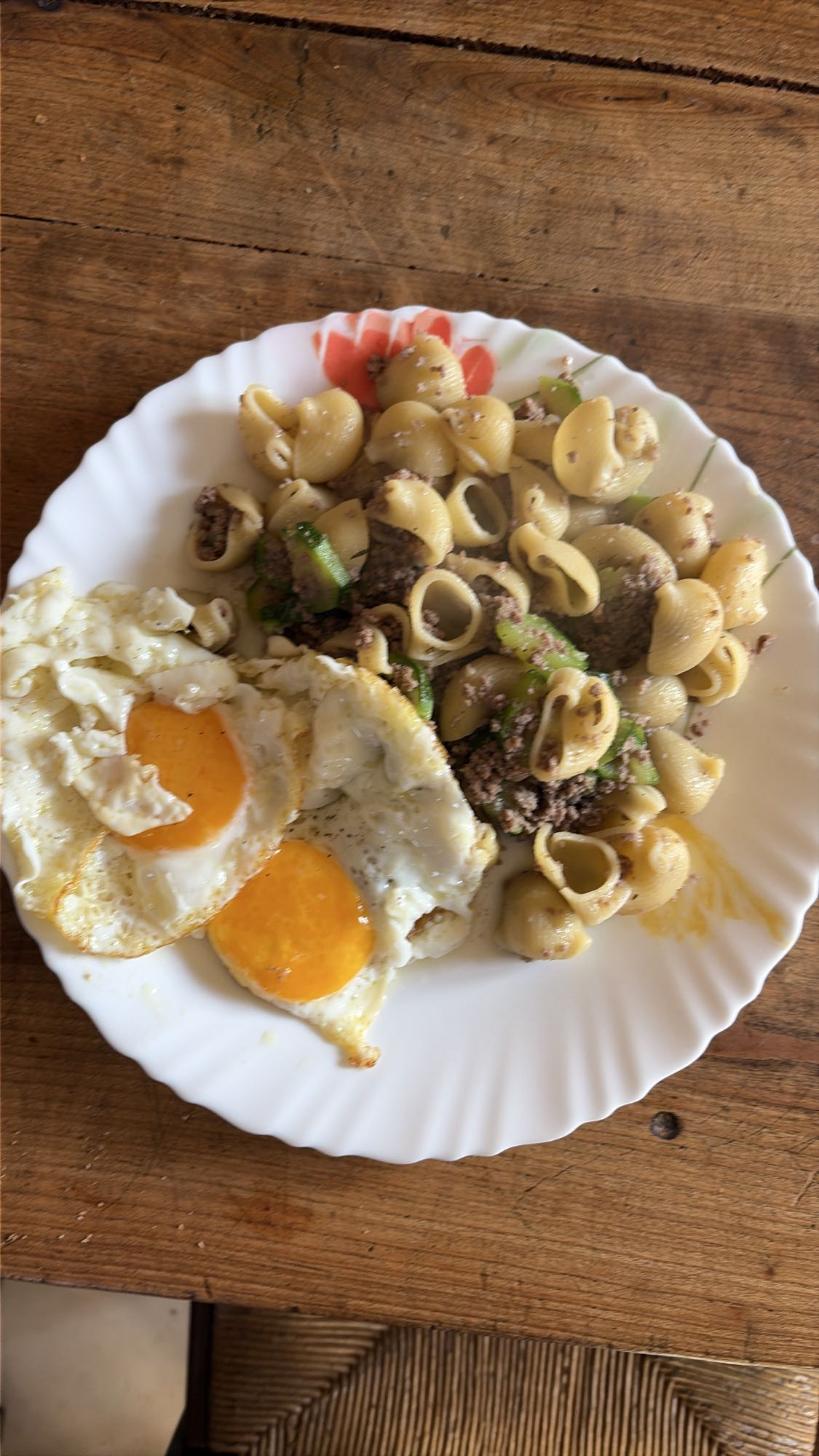 Pâtes, œufs et bœuf