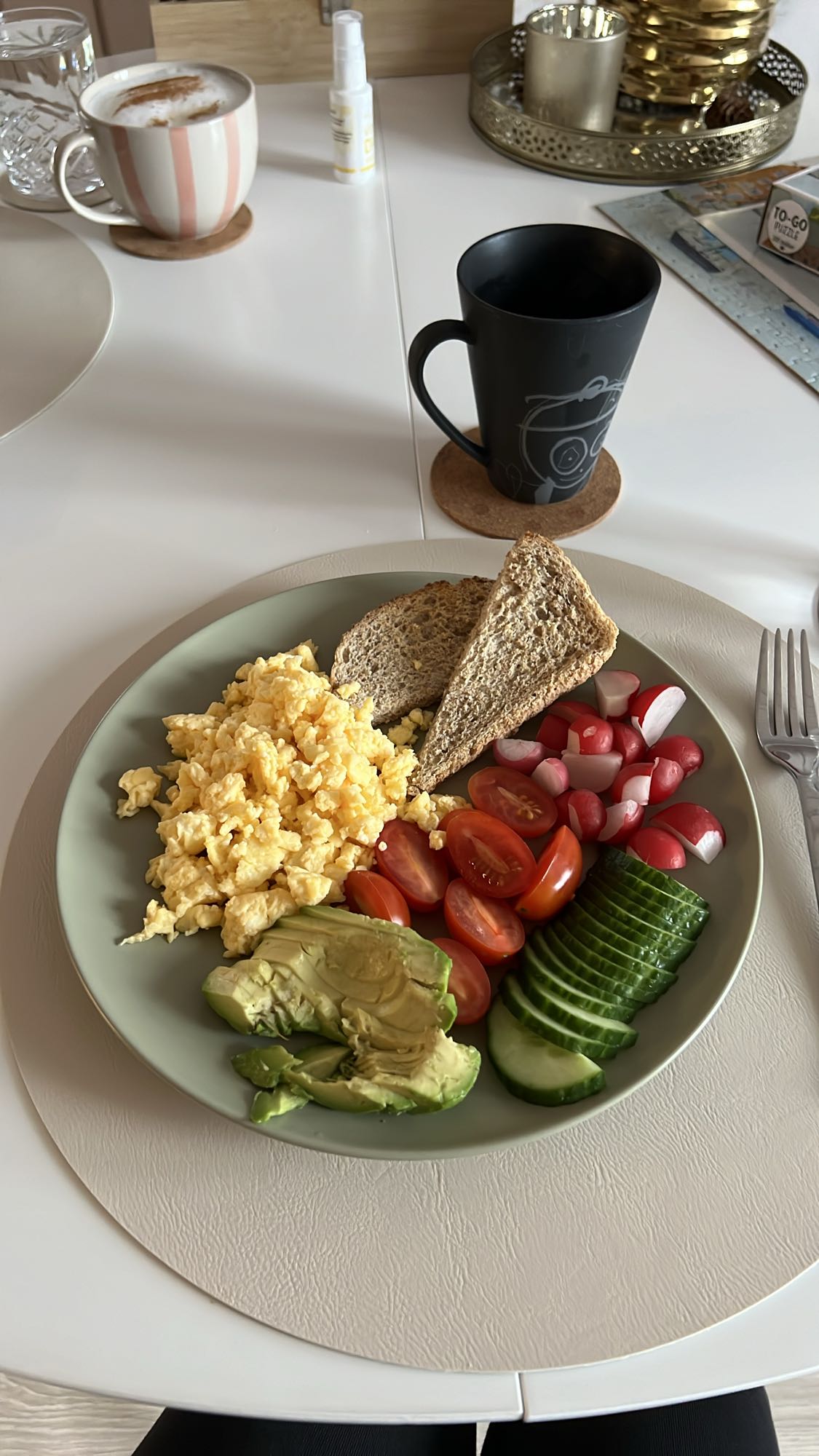 Scrambled Egg Veggie Plate