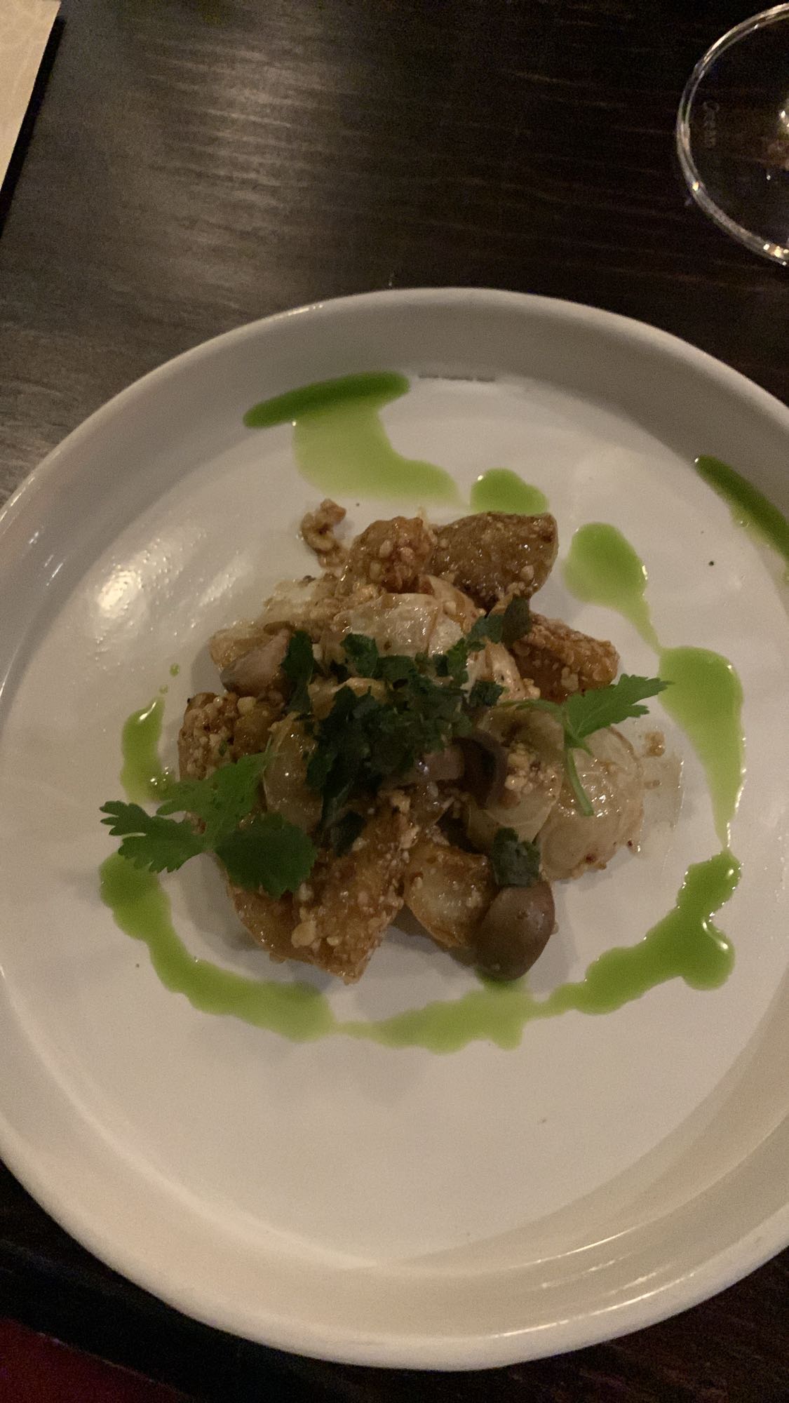 Crispy potato with herbs