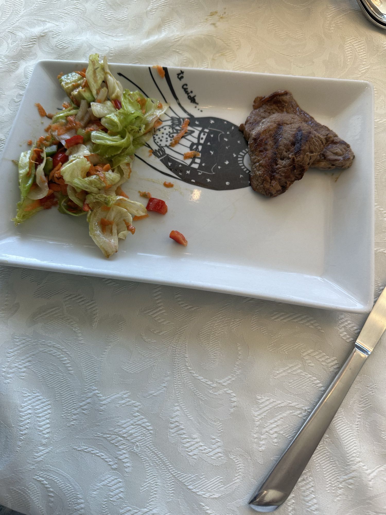 Ensalada y filete