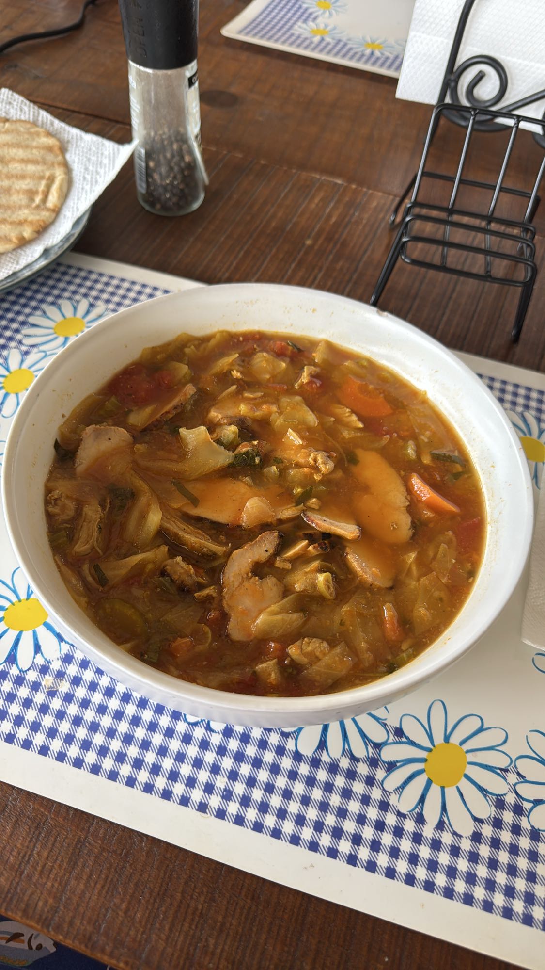 Sopa de pollo y verduras