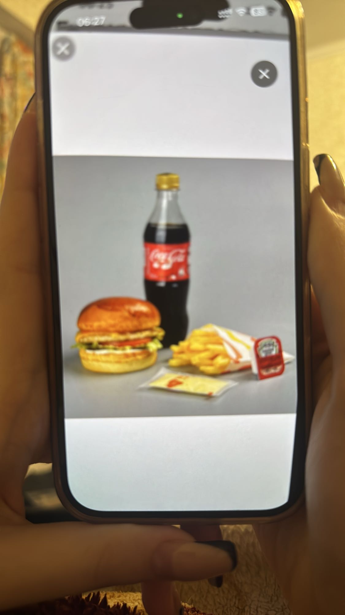 бургер с картошкой и колой