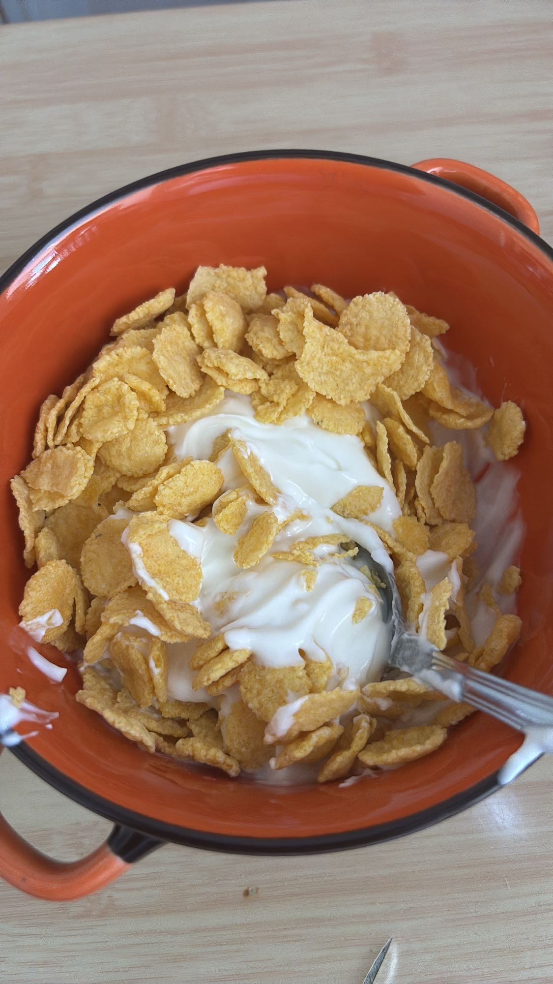 Fulgi de porumb cu iaurt