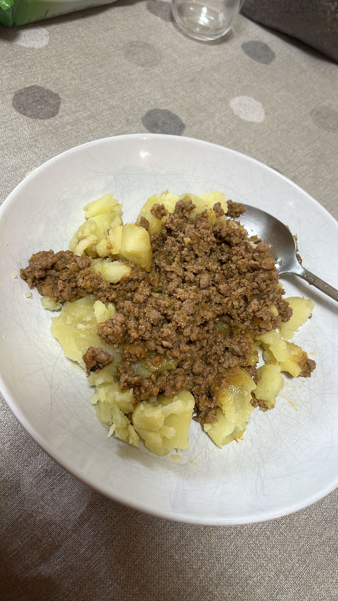 Carne molida con papas