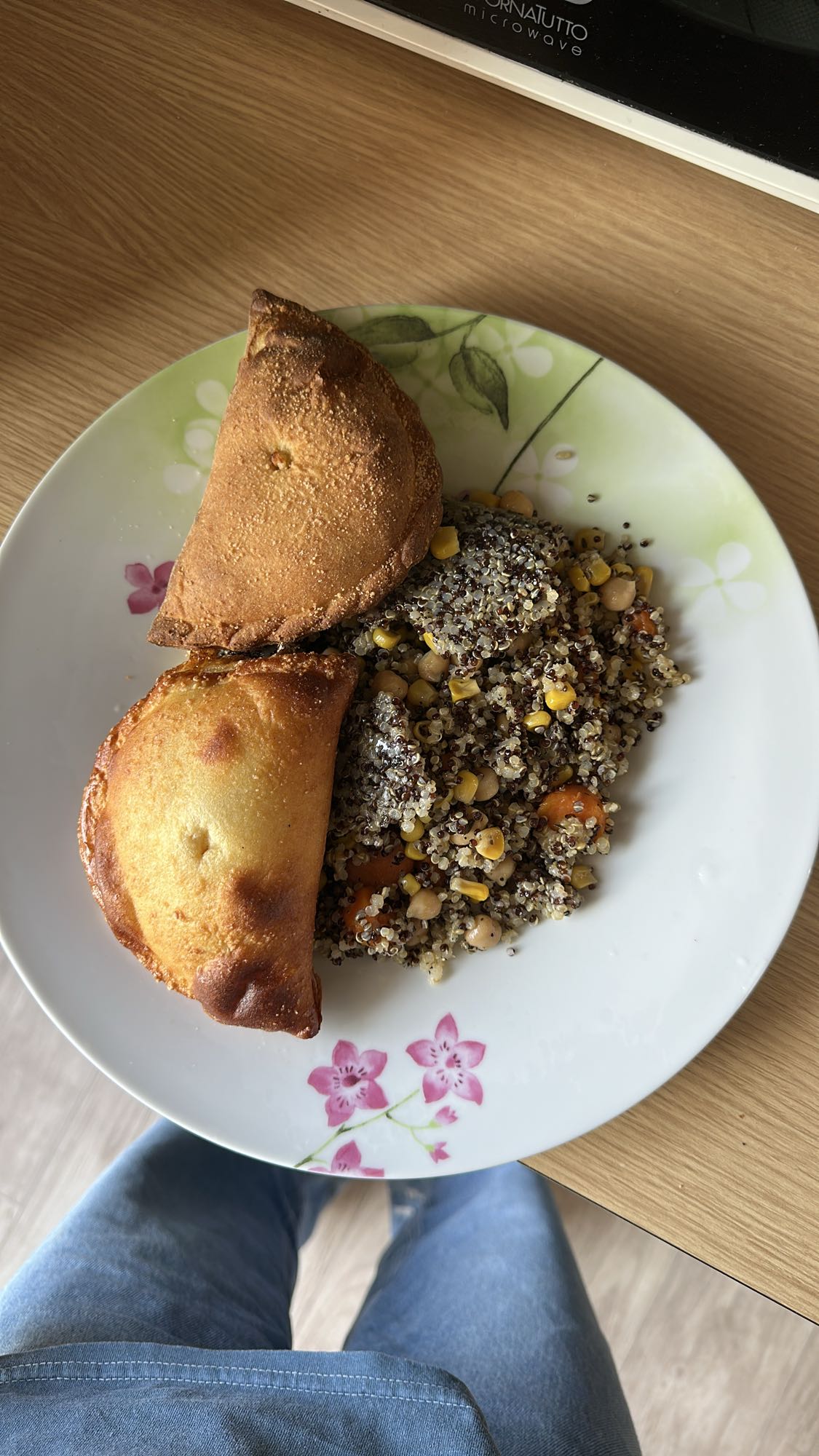 Empanadas et salade quinoa