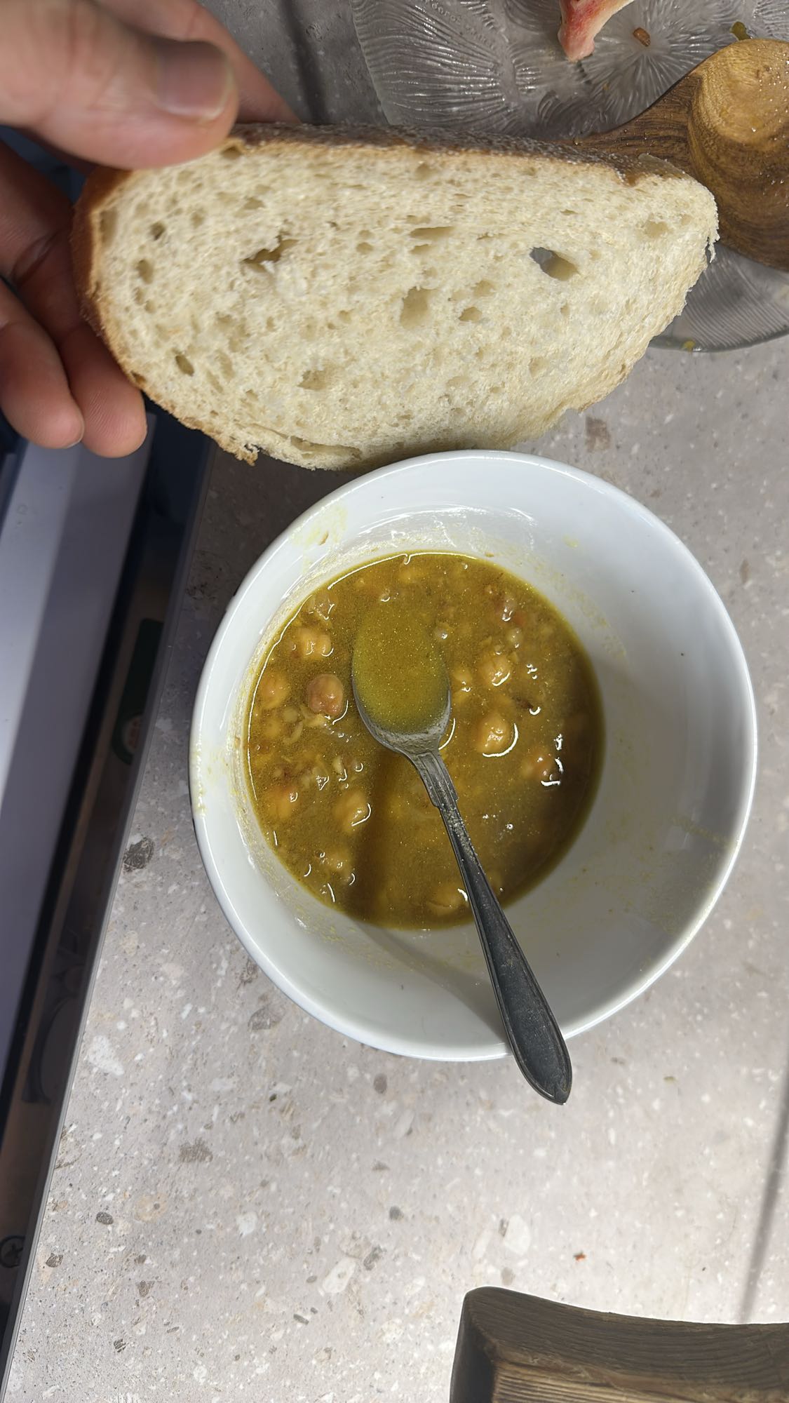 Kikärtssoppa med bröd