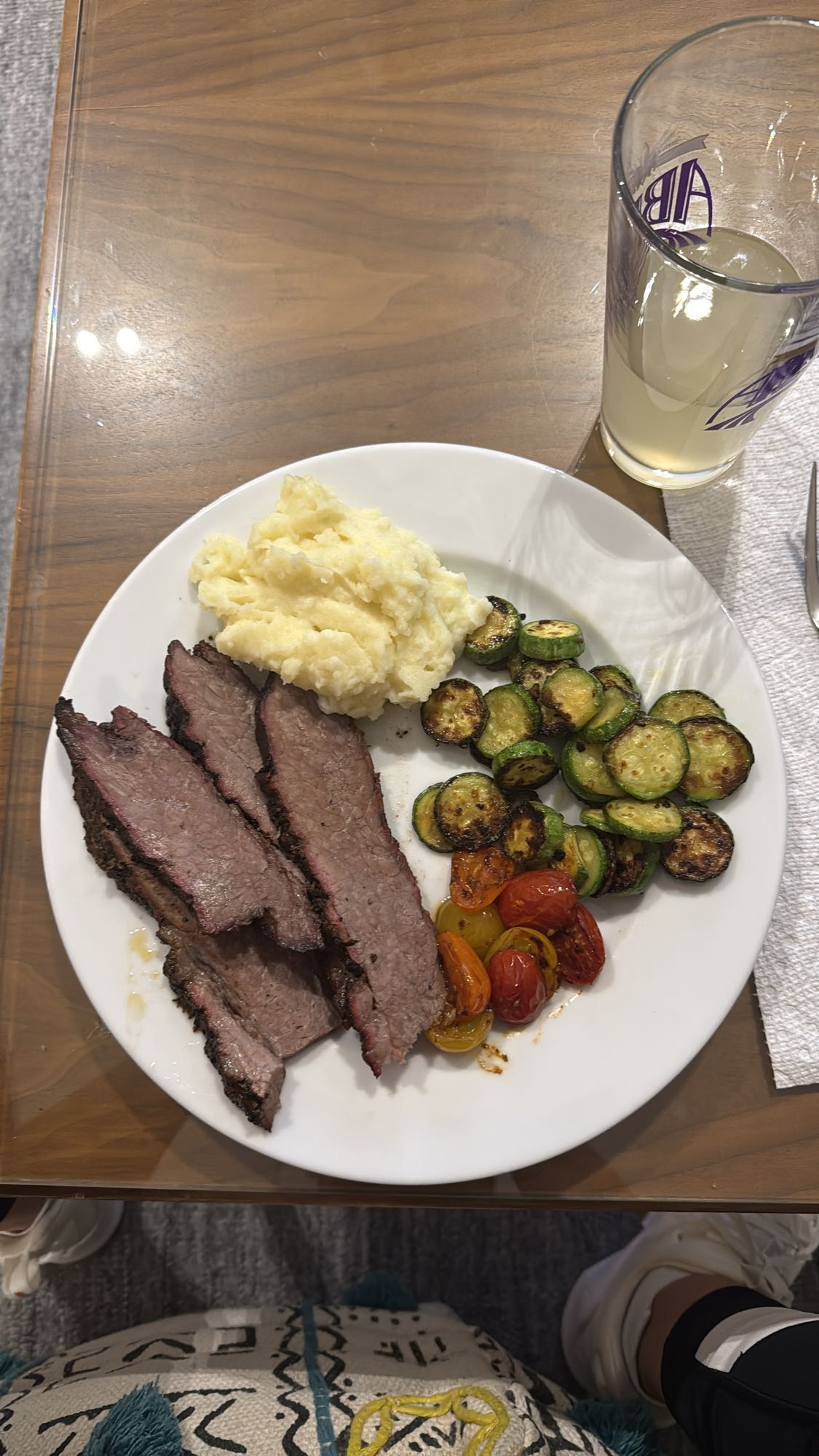 Beef, mash, veggies plate