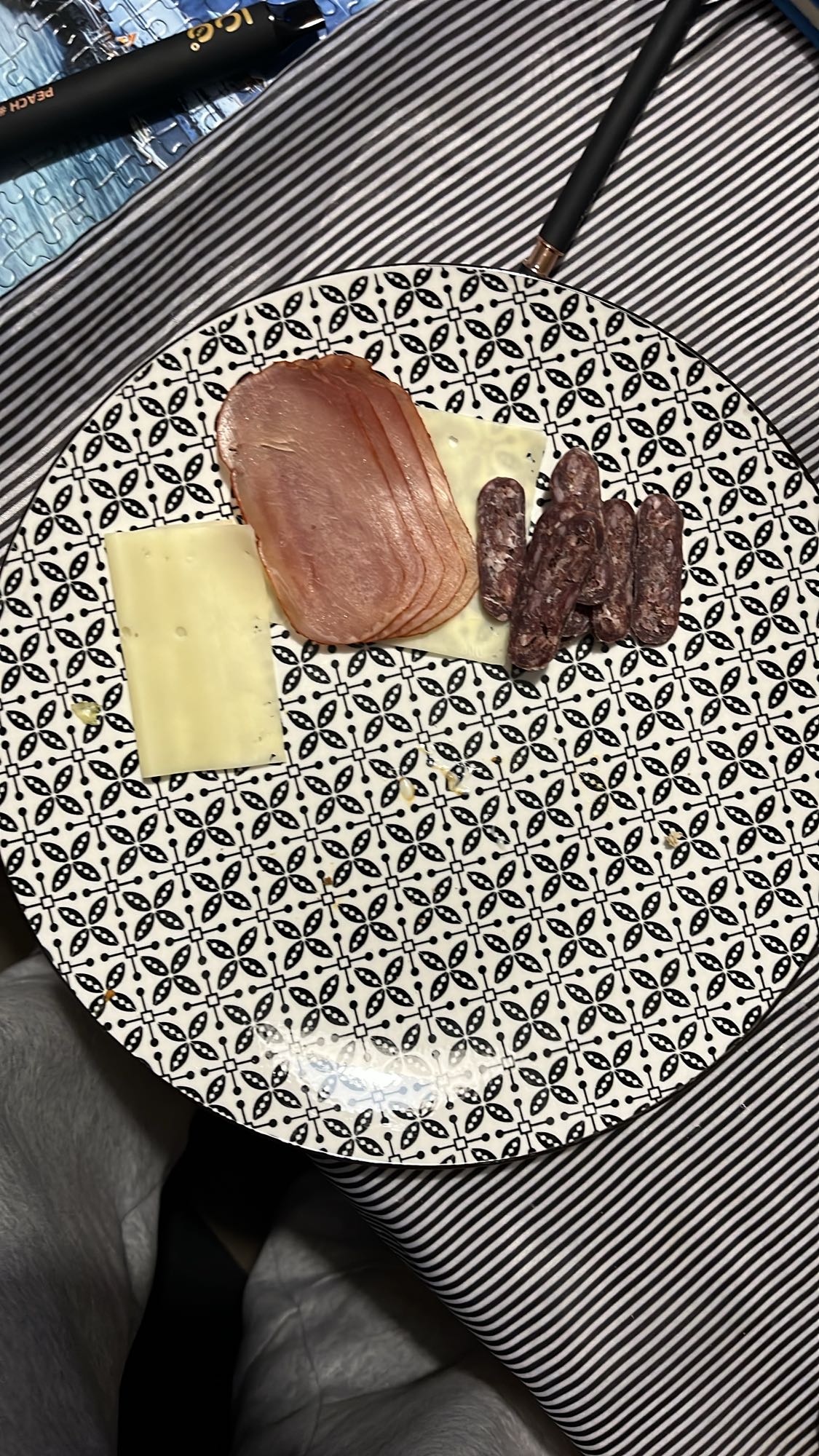 Колбаси и сирене микс