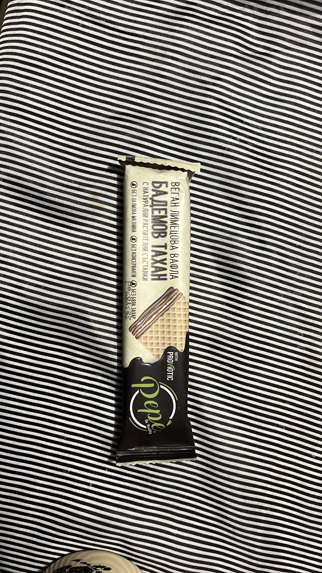 Веган вафла бадемов тахан