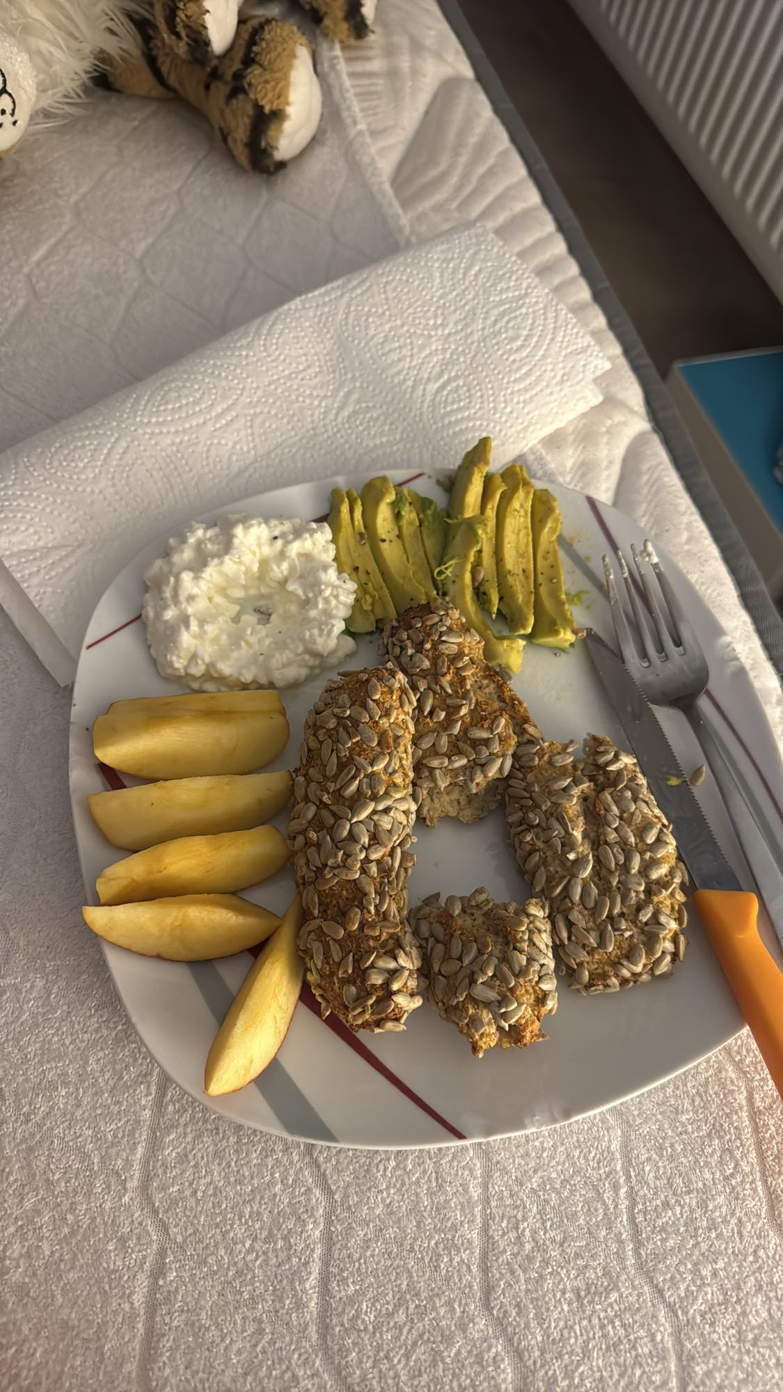 Avokado ve Simit Tabağı
