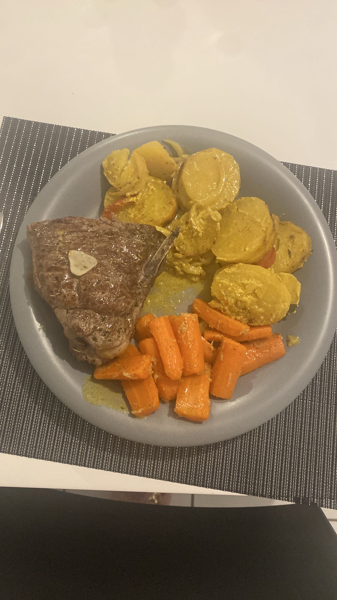 Steak avec légumes