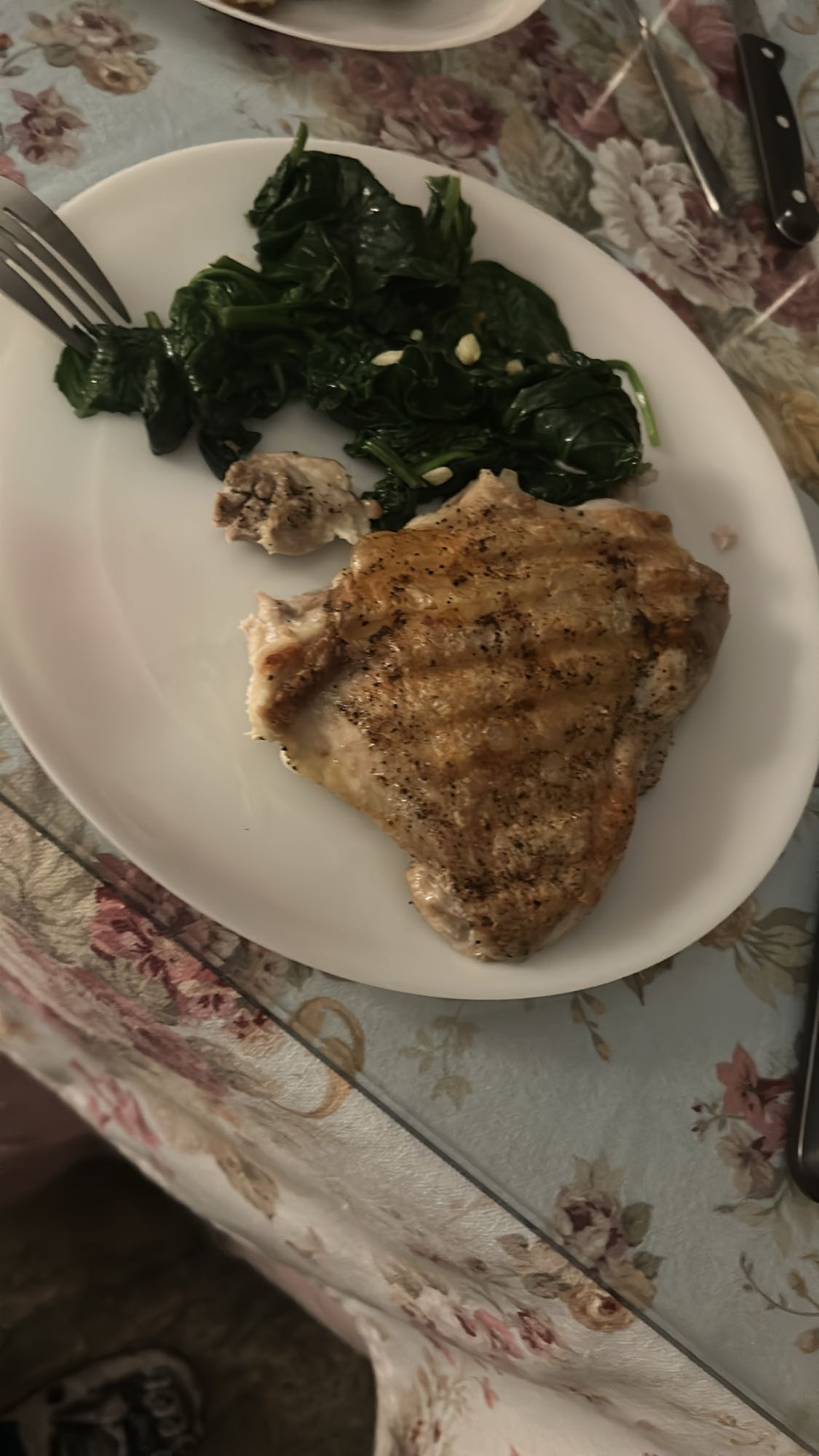 Pollo a la plancha con espinaca