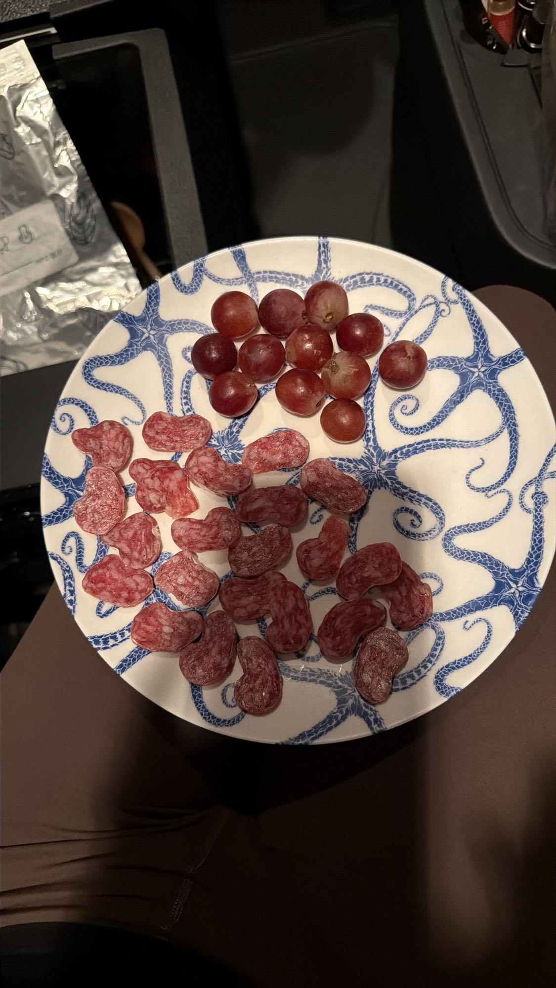 Struguri și salam uscat