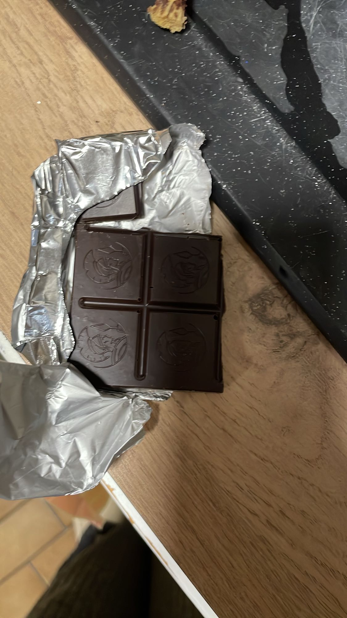 Carré de chocolat noir