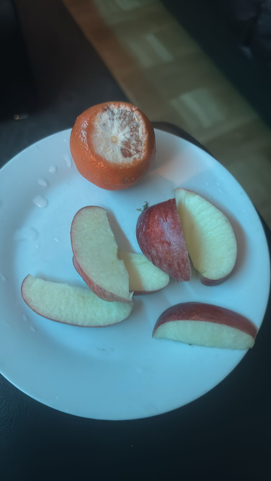 Fruktfat med äpple och clementin