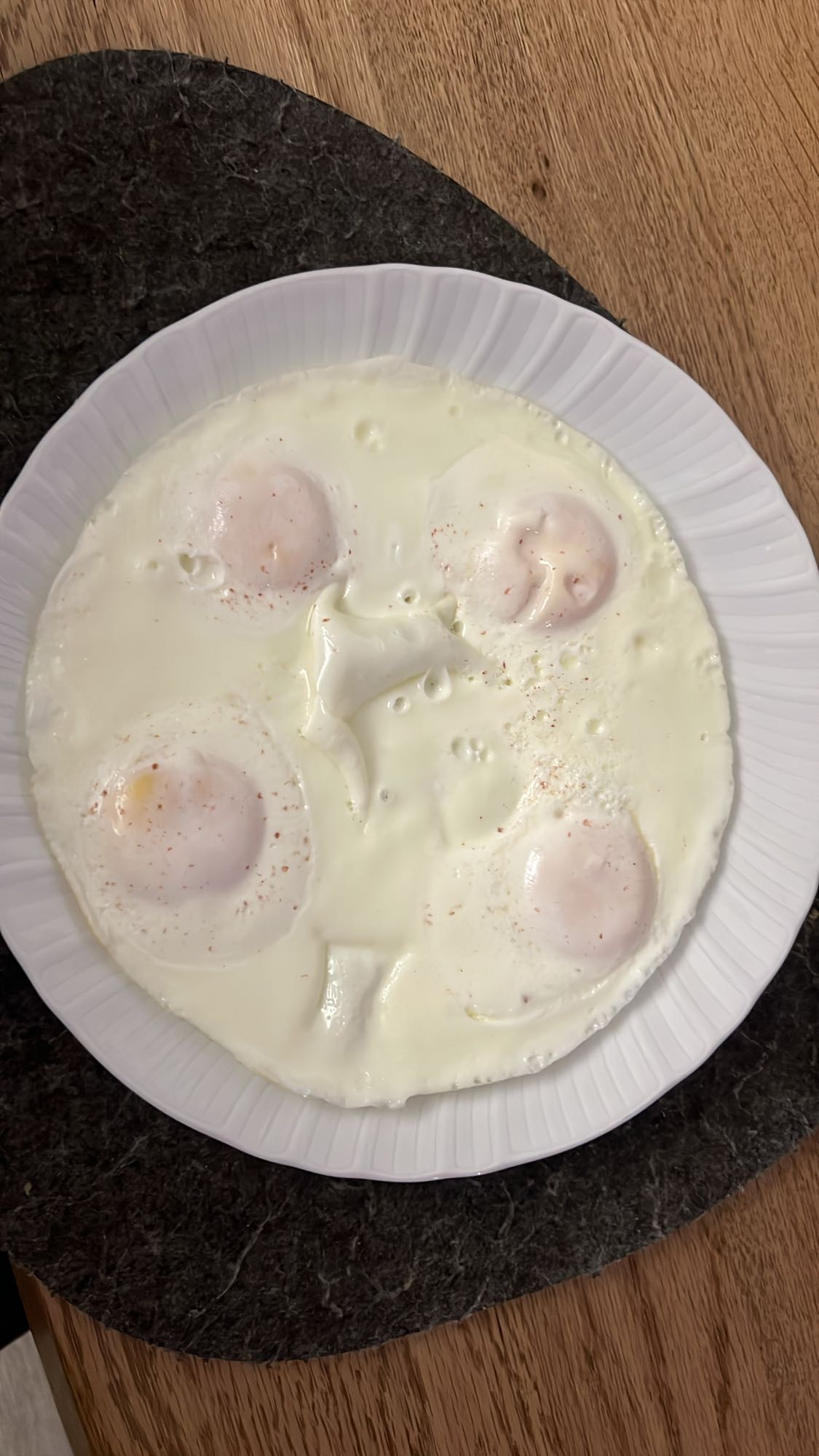 Dört Yumurta Beyazı