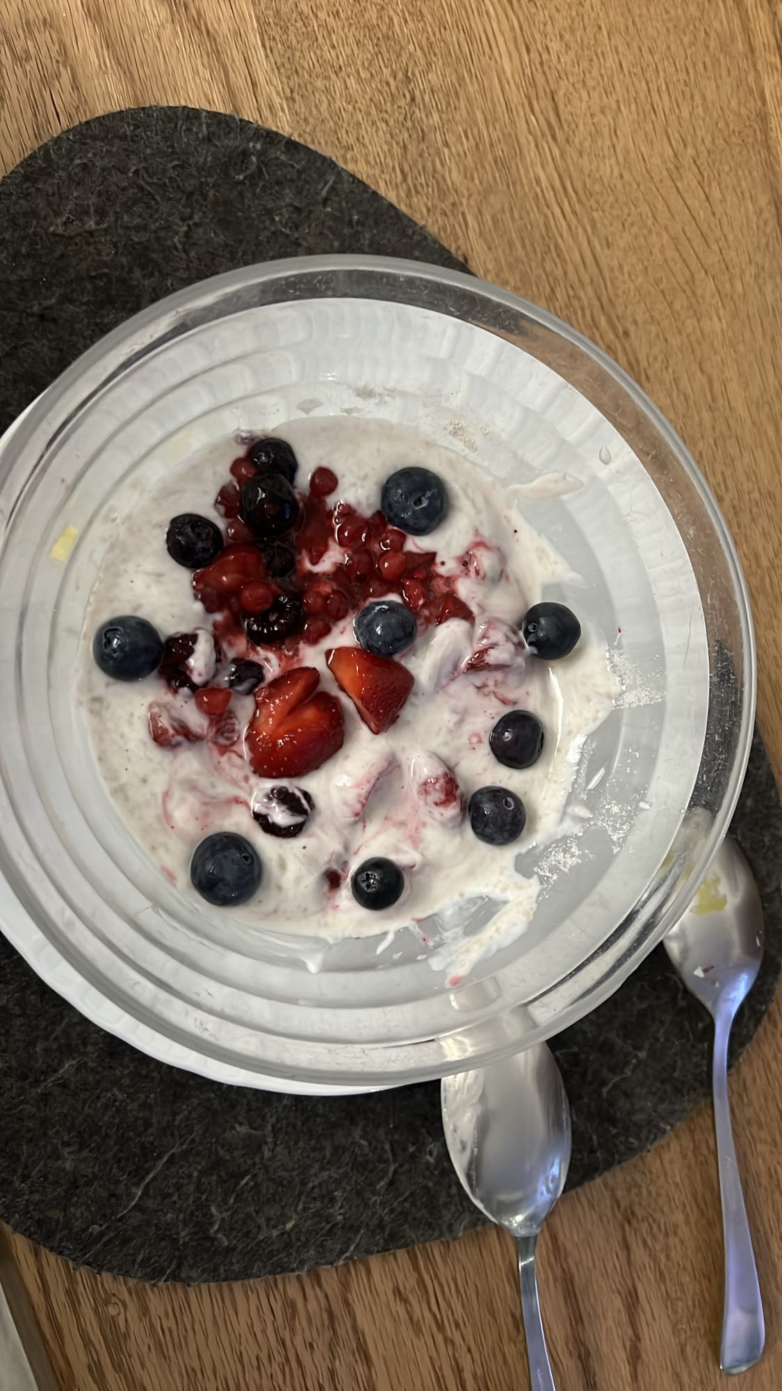 Yogurt with Berries