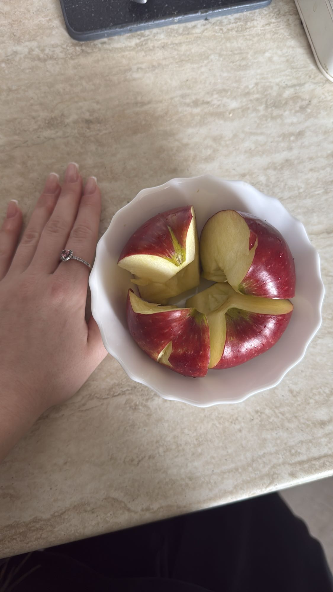 Нарезанное яблоко