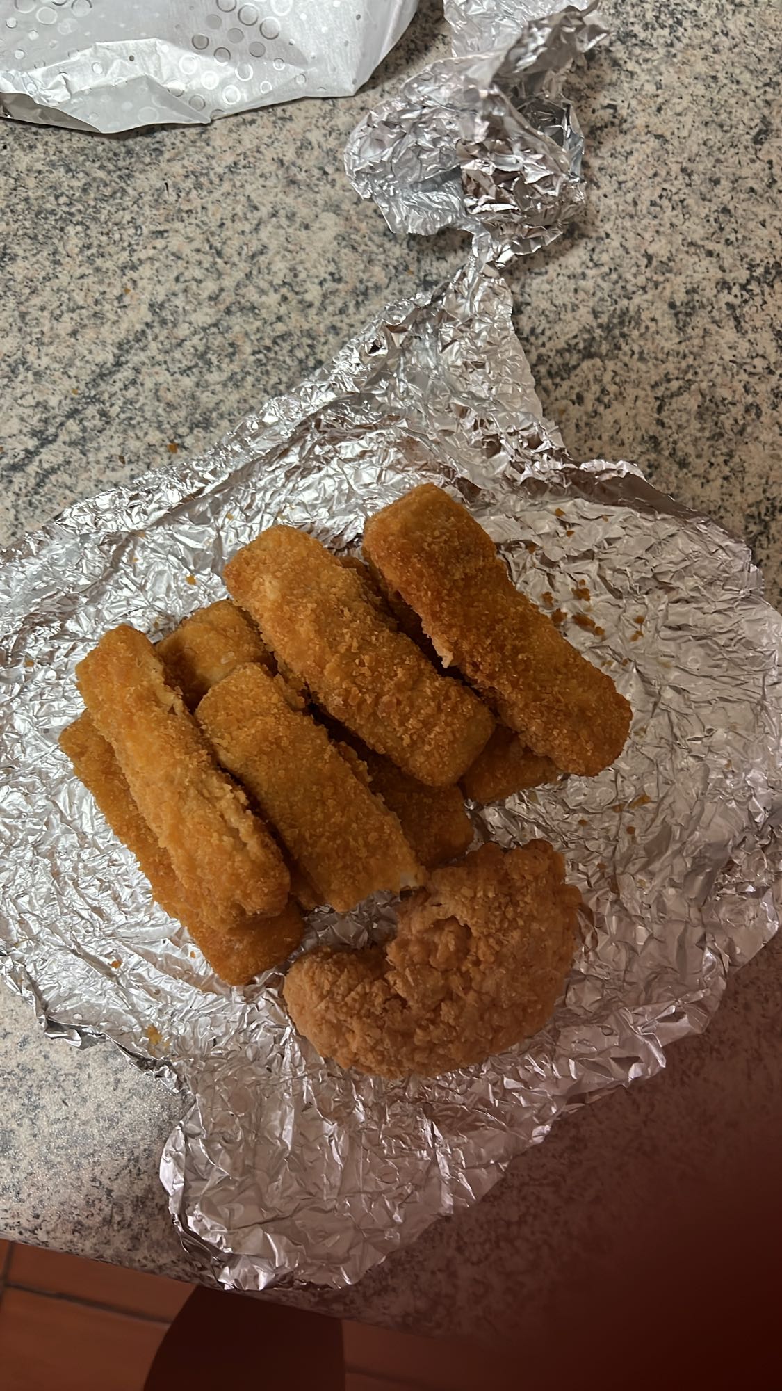 Batoane de pește pane și aripioară