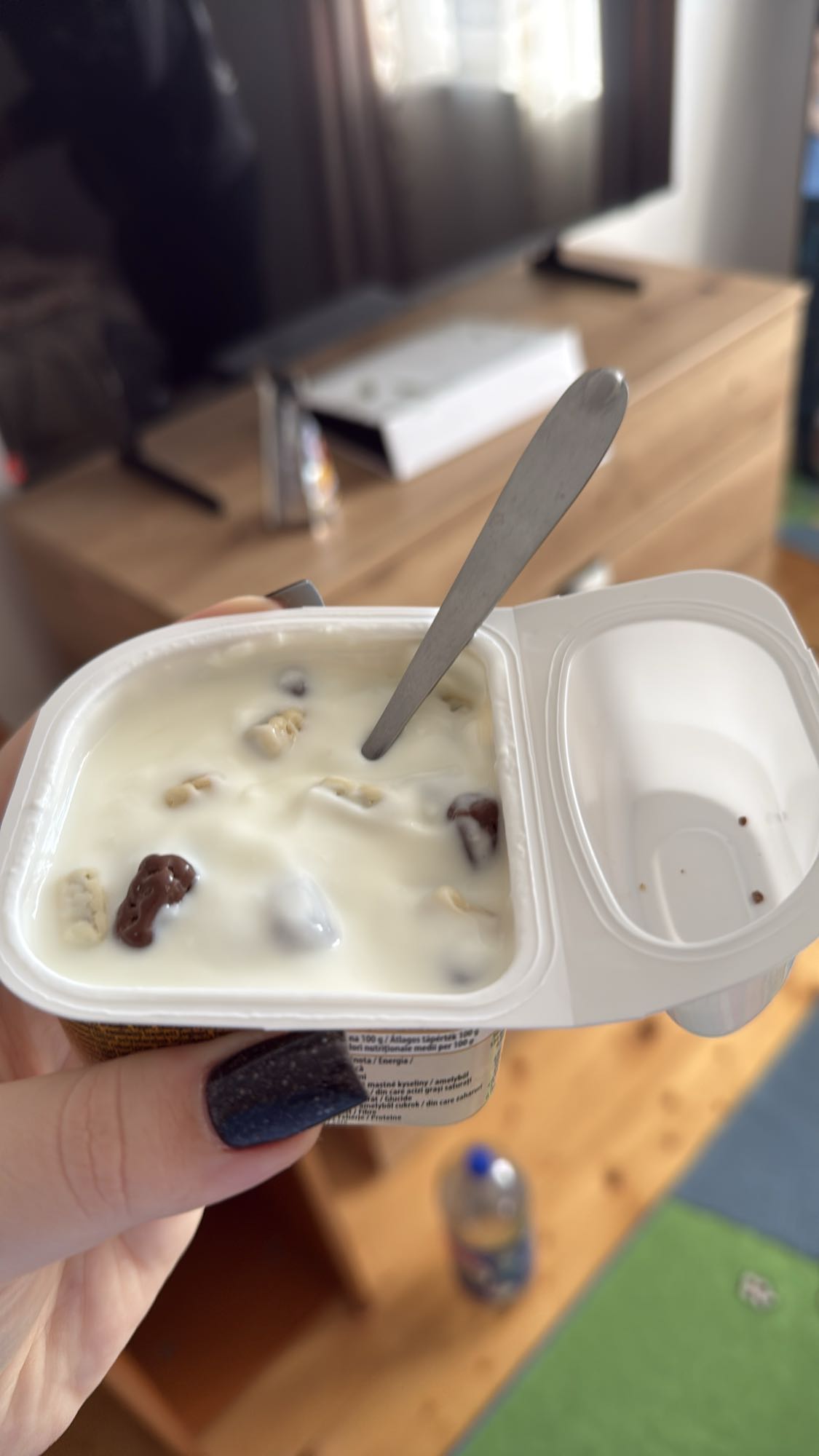 Iaurt cu musli și stafide