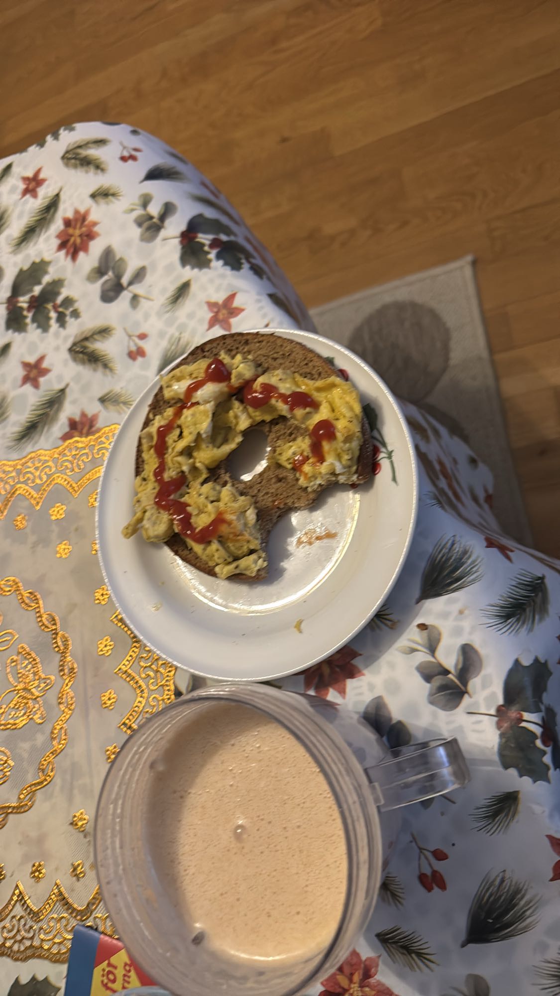 Bagel med ägg & smoothie