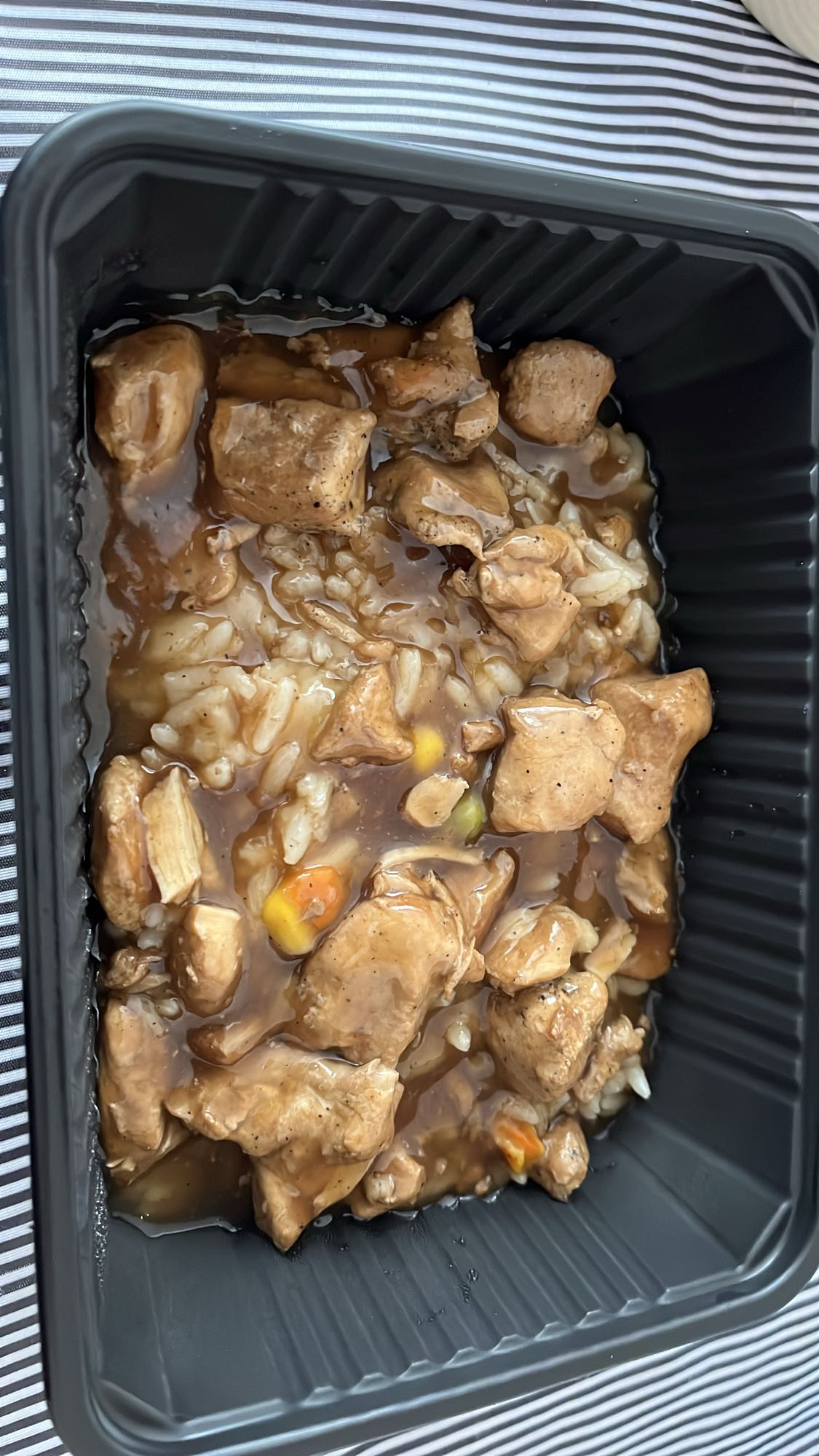 Пиле с ориз и сос