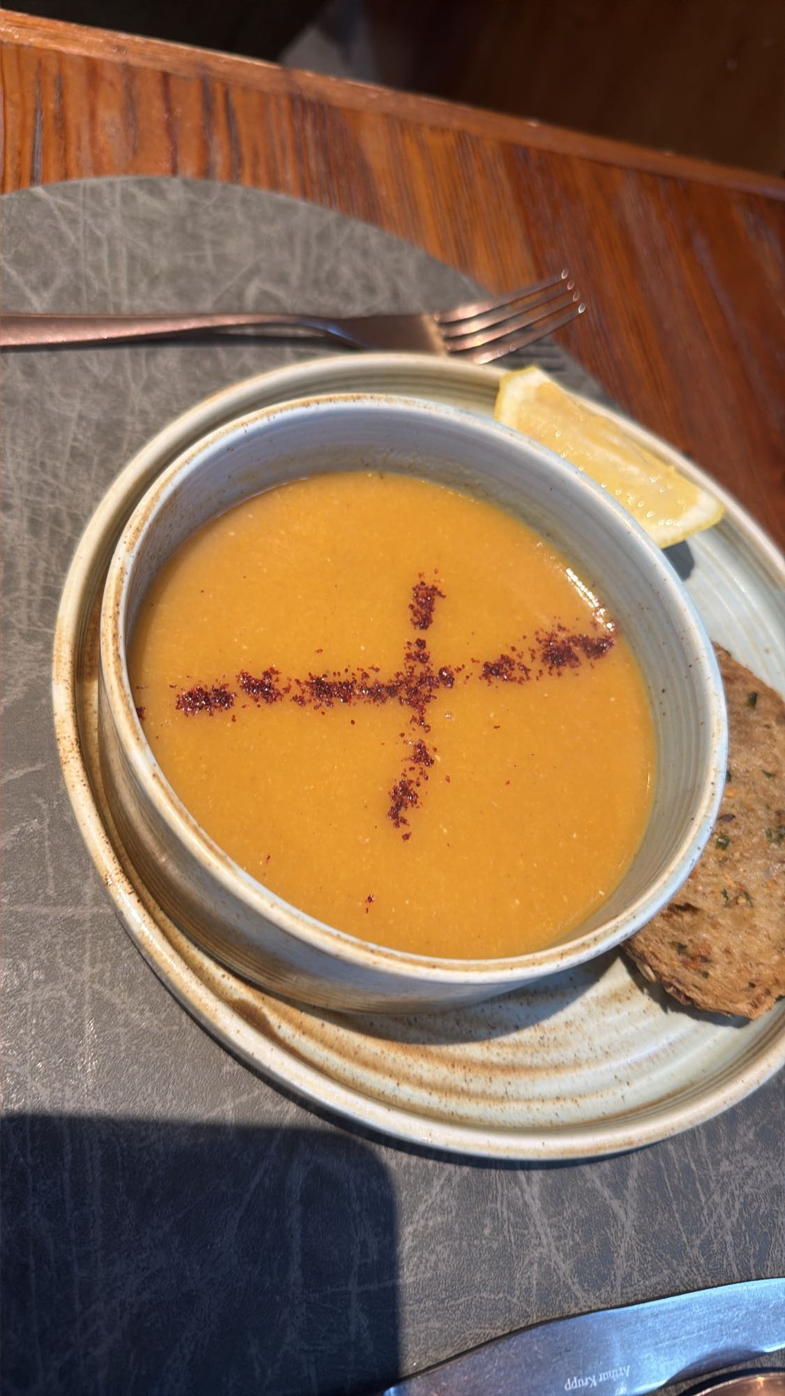 Lentil soup with bread