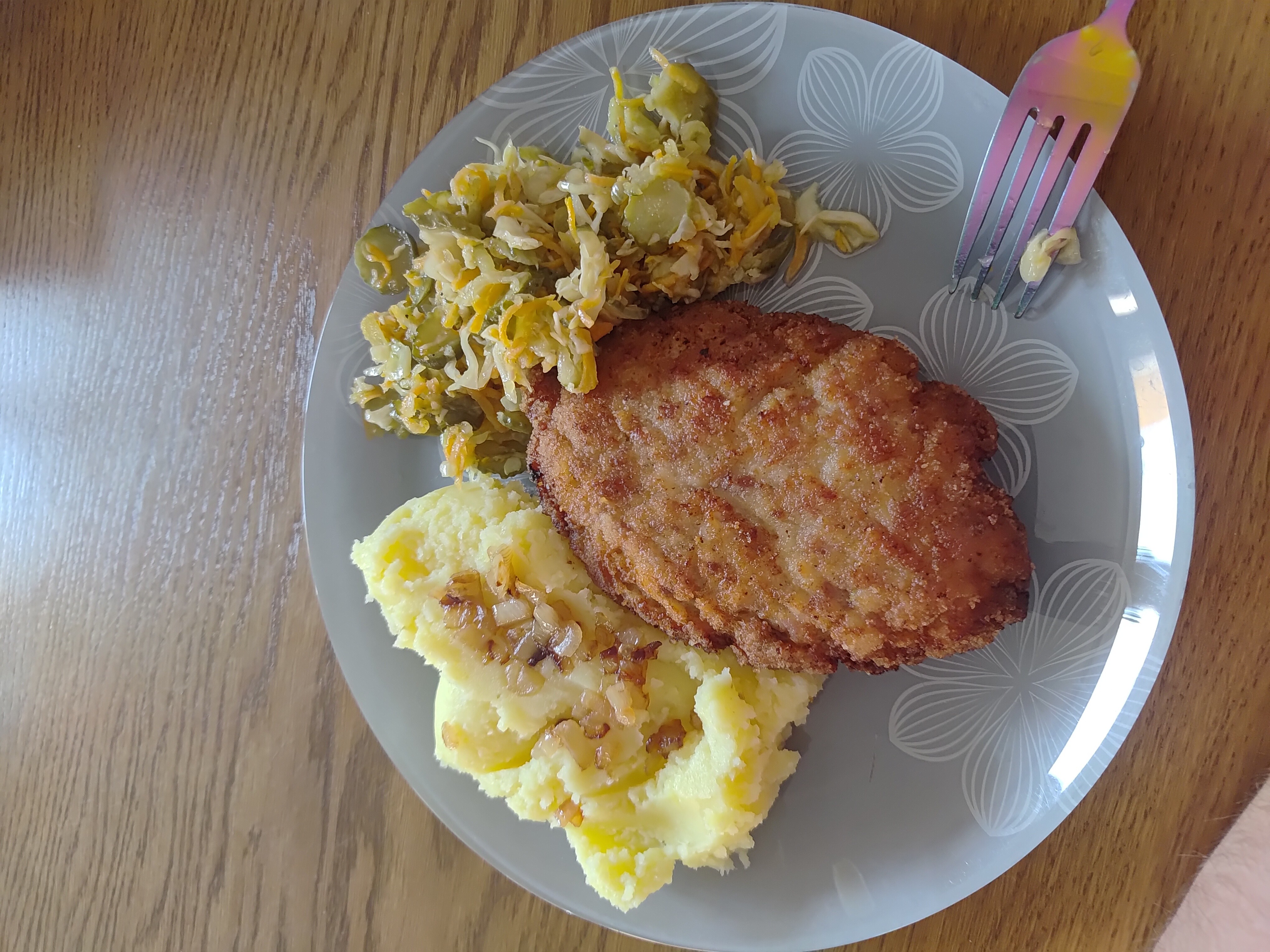 Breaded cutlet with mash