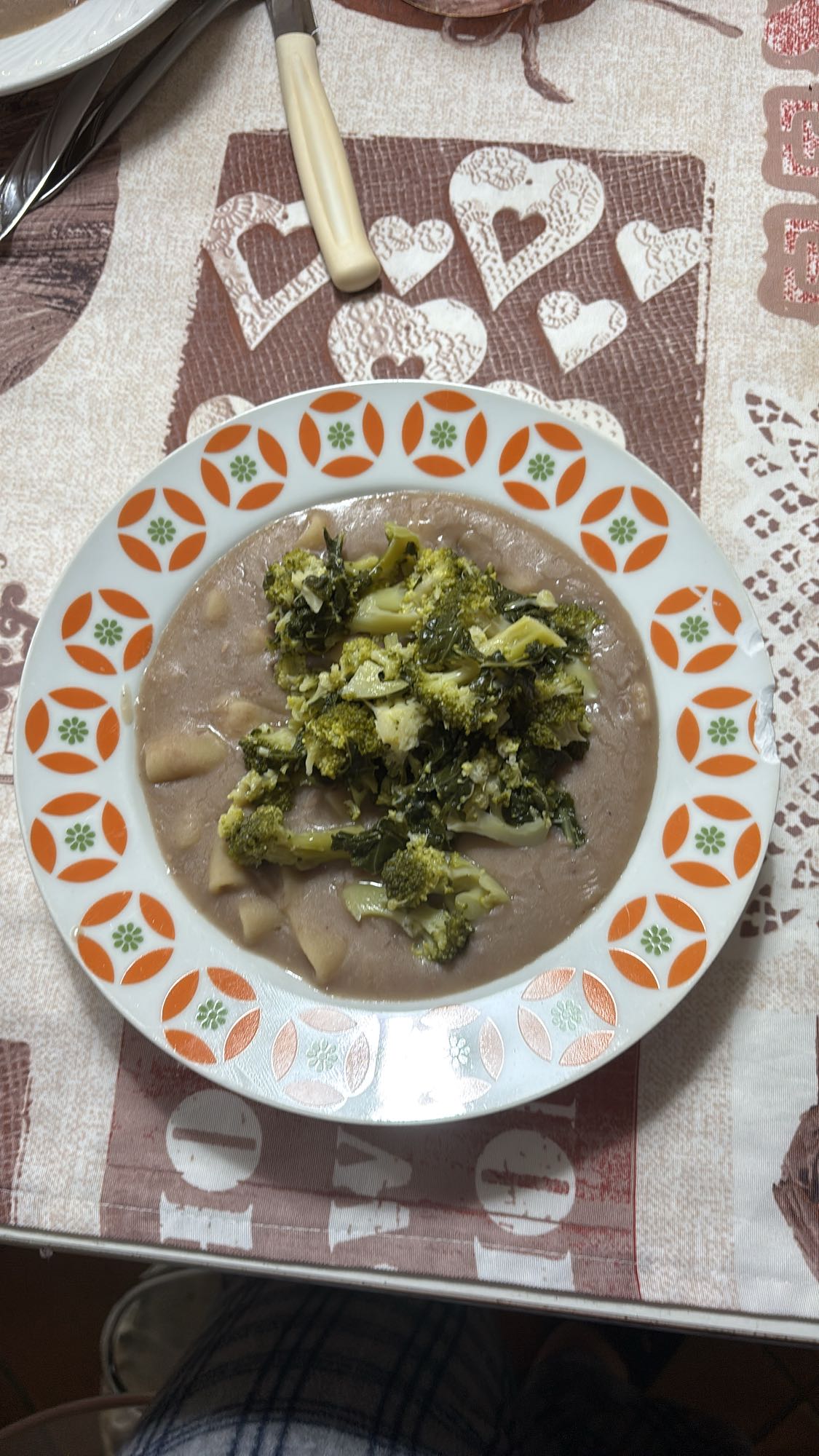 Zuppa di fagioli e broccoli