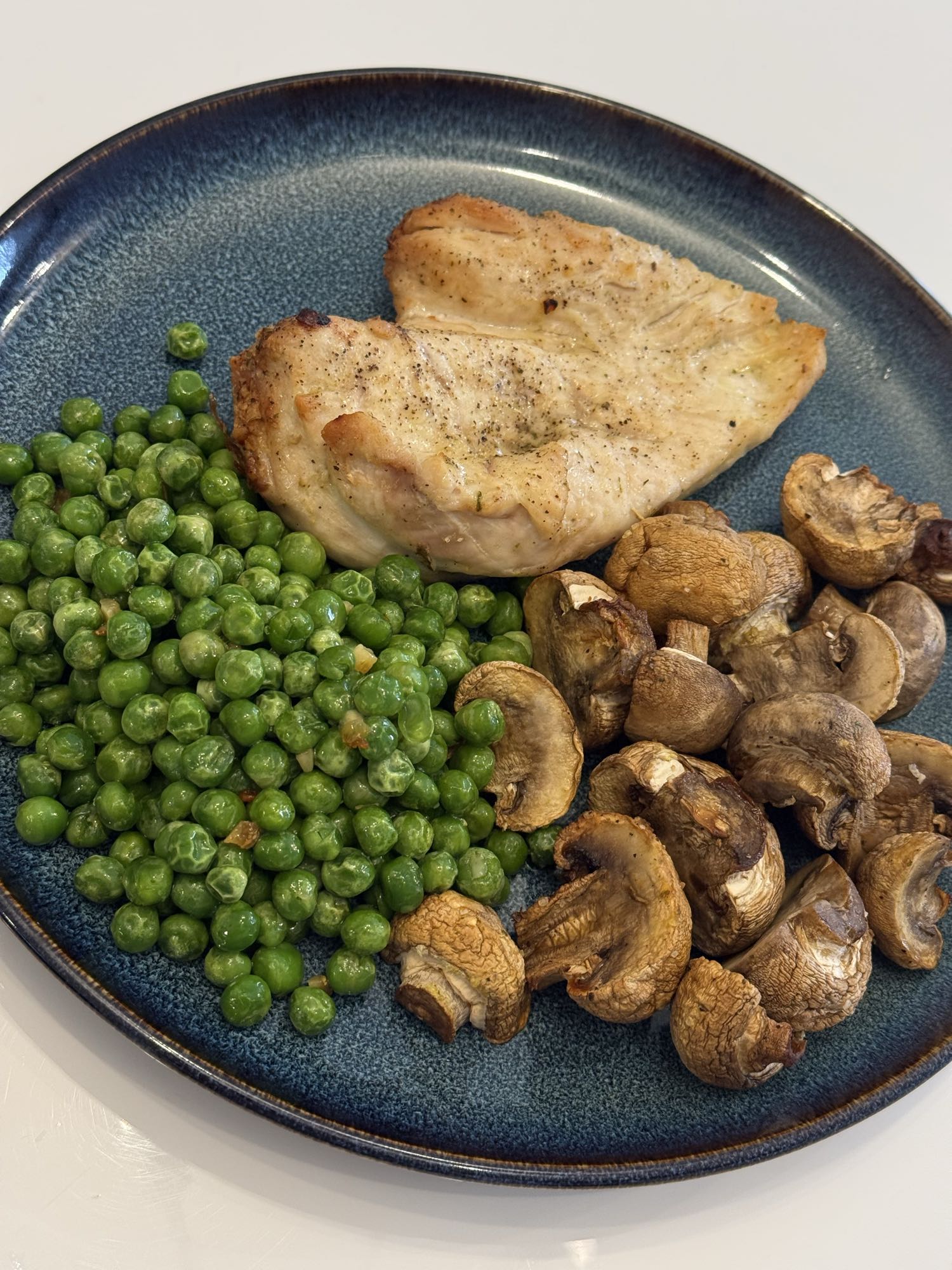 Poulet, pois, champignons