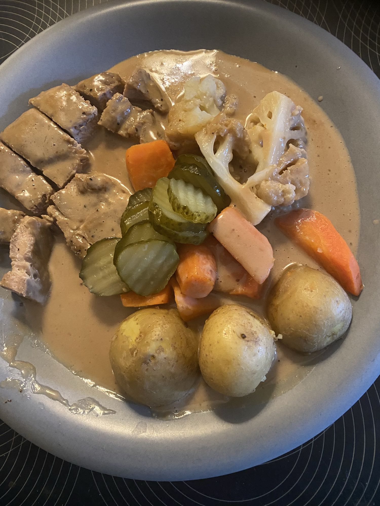 Kött med grönsaker & sås