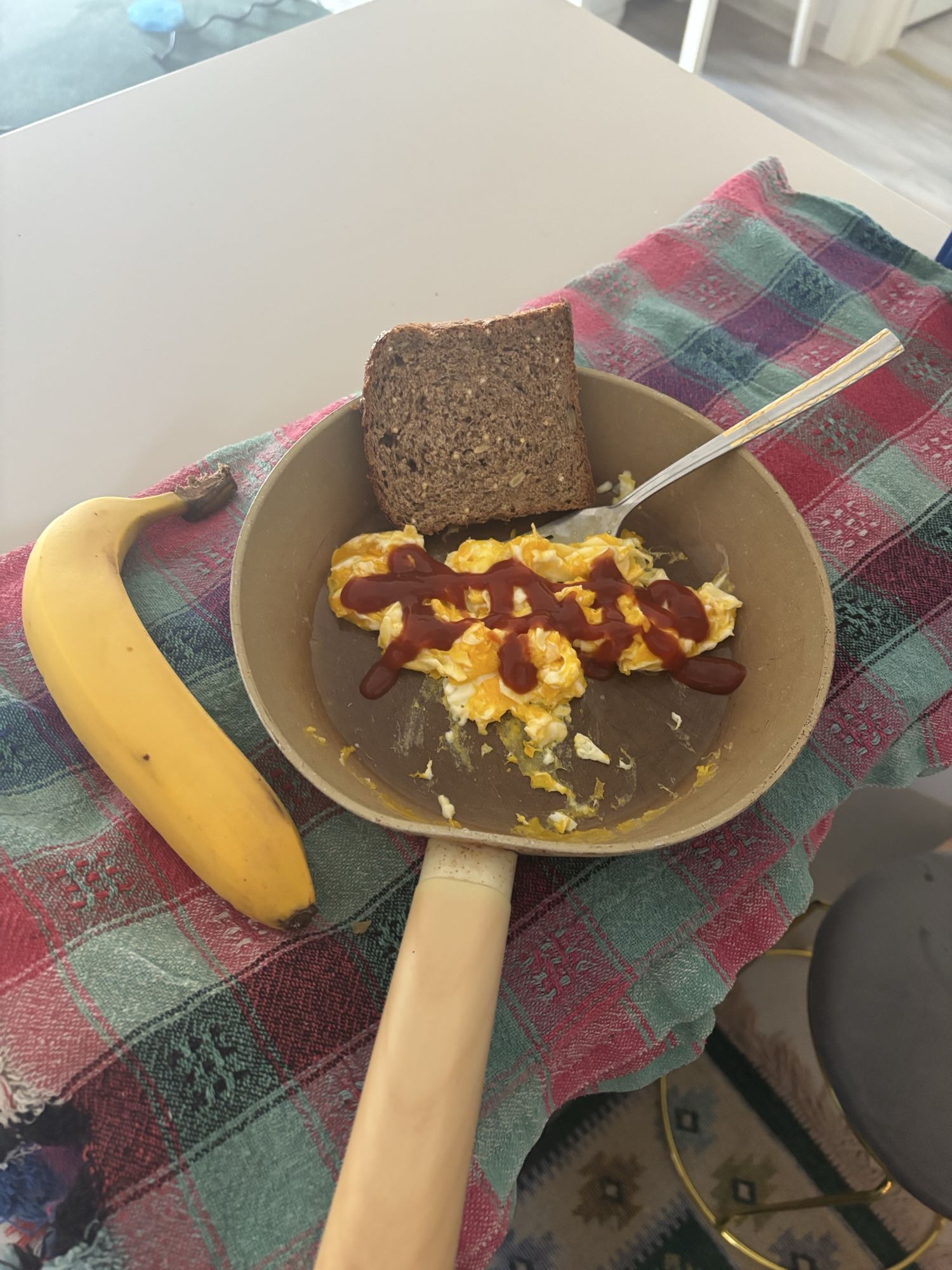 Egg toast with banana