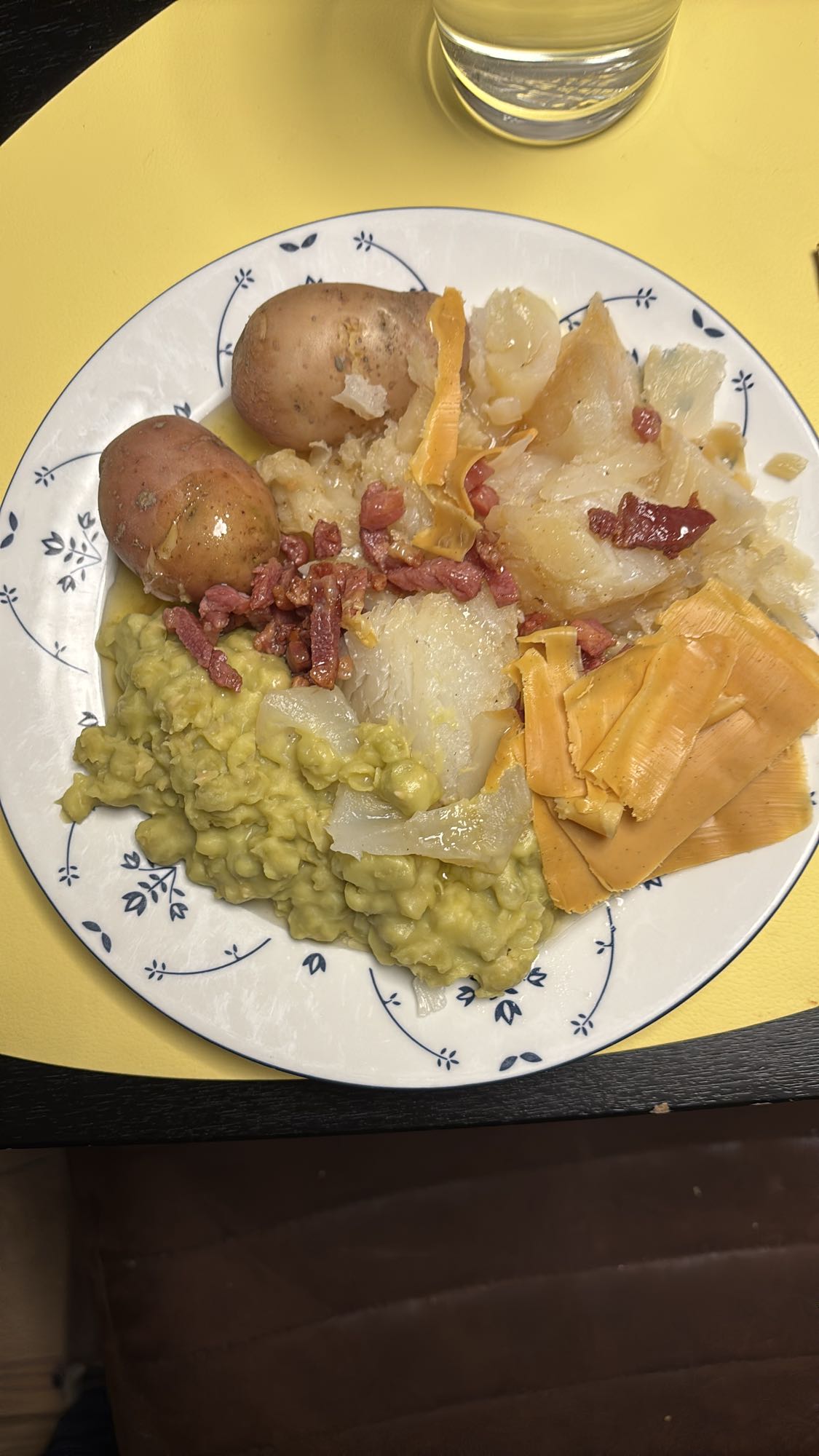 Lutefisk med tilbehør