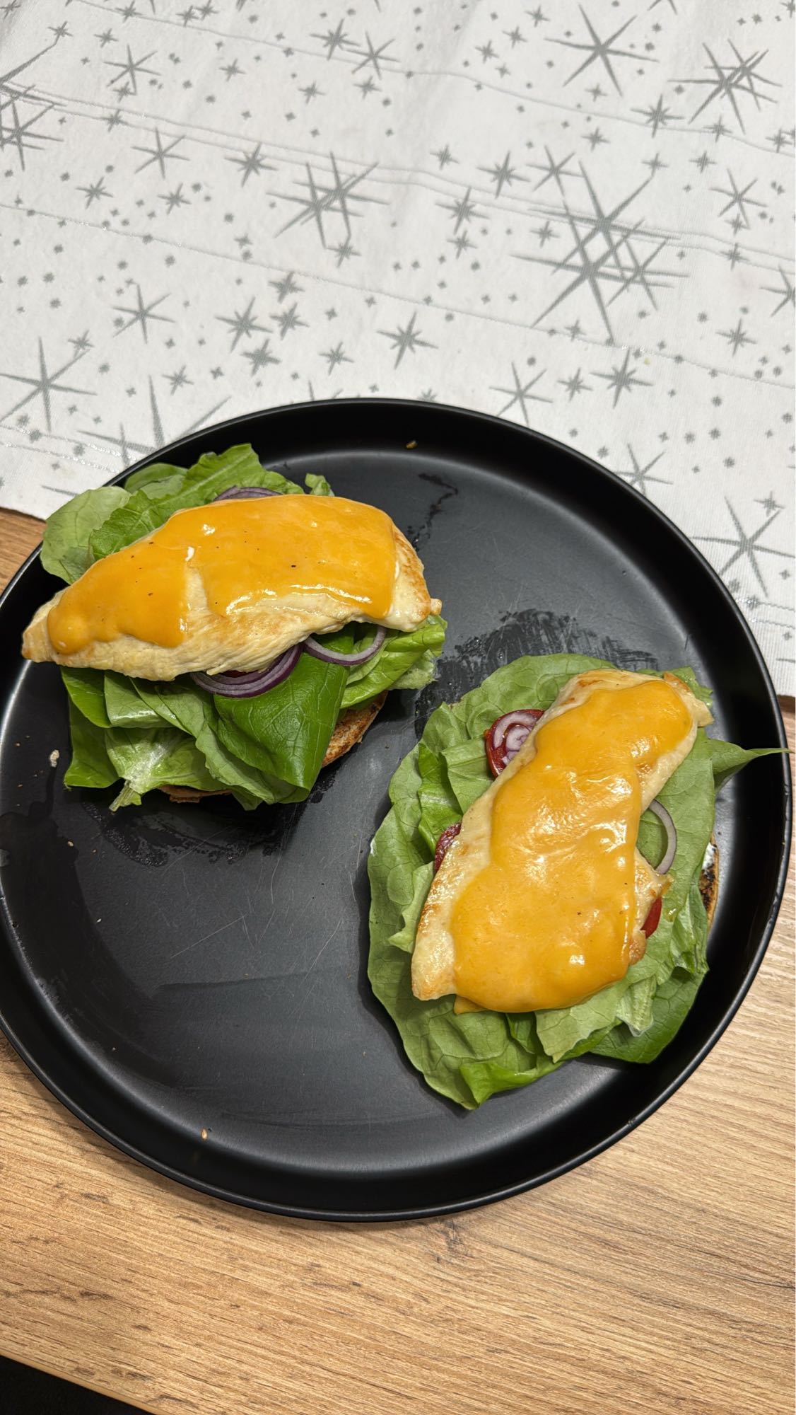 Sandviș cu pui și cașcaval