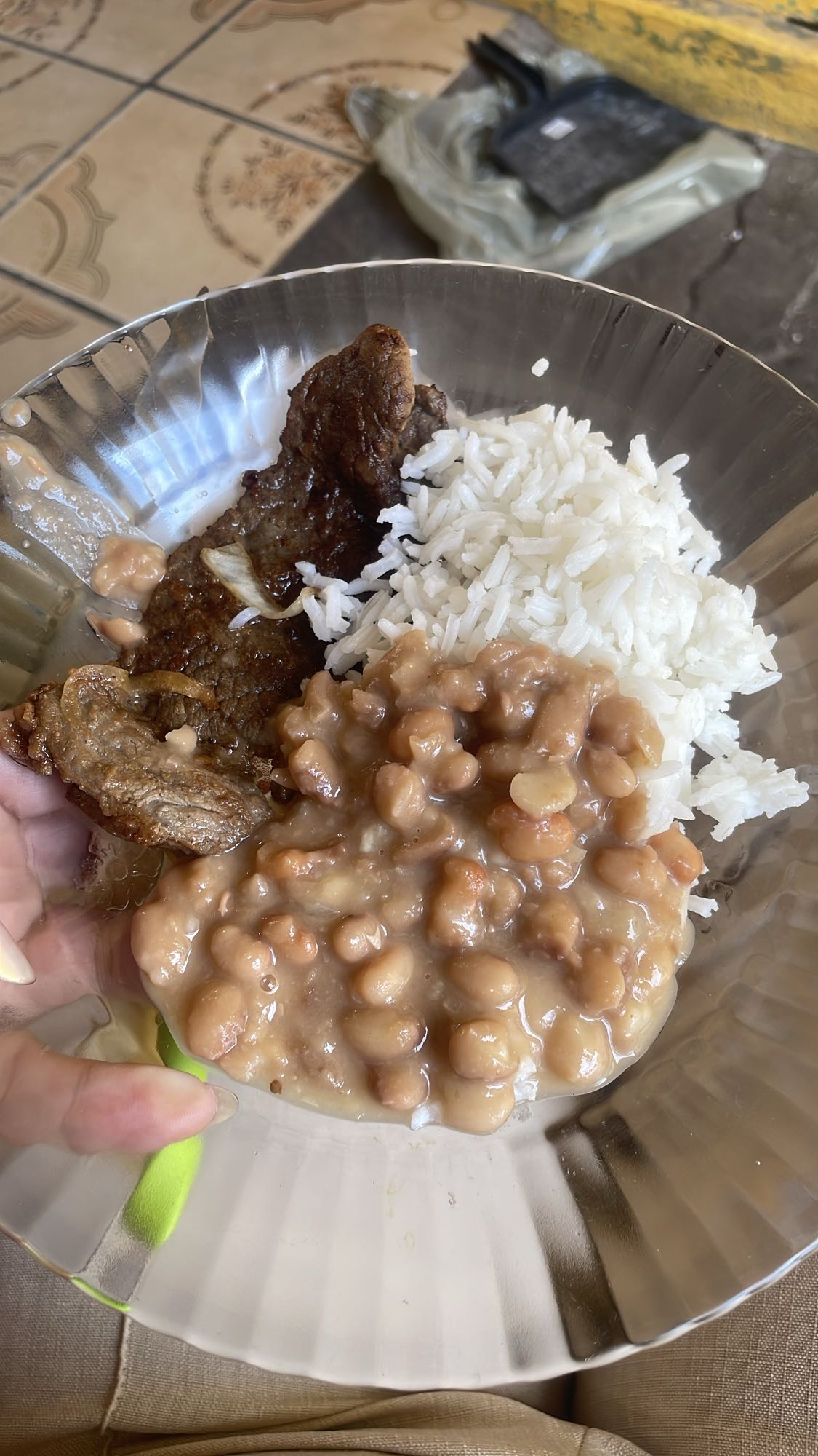 Arroz, feijão e bife