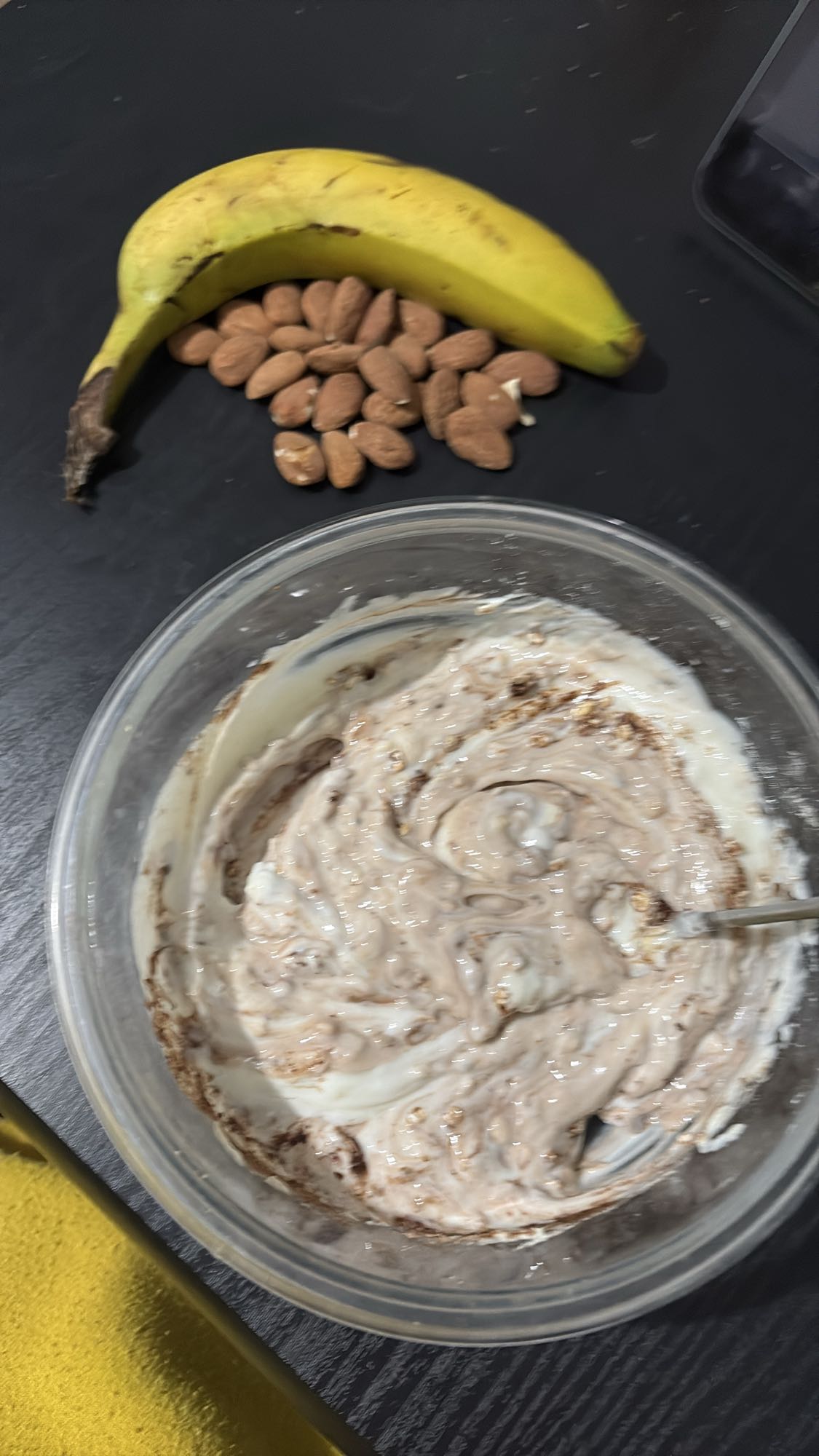 Yaourt banane amandes