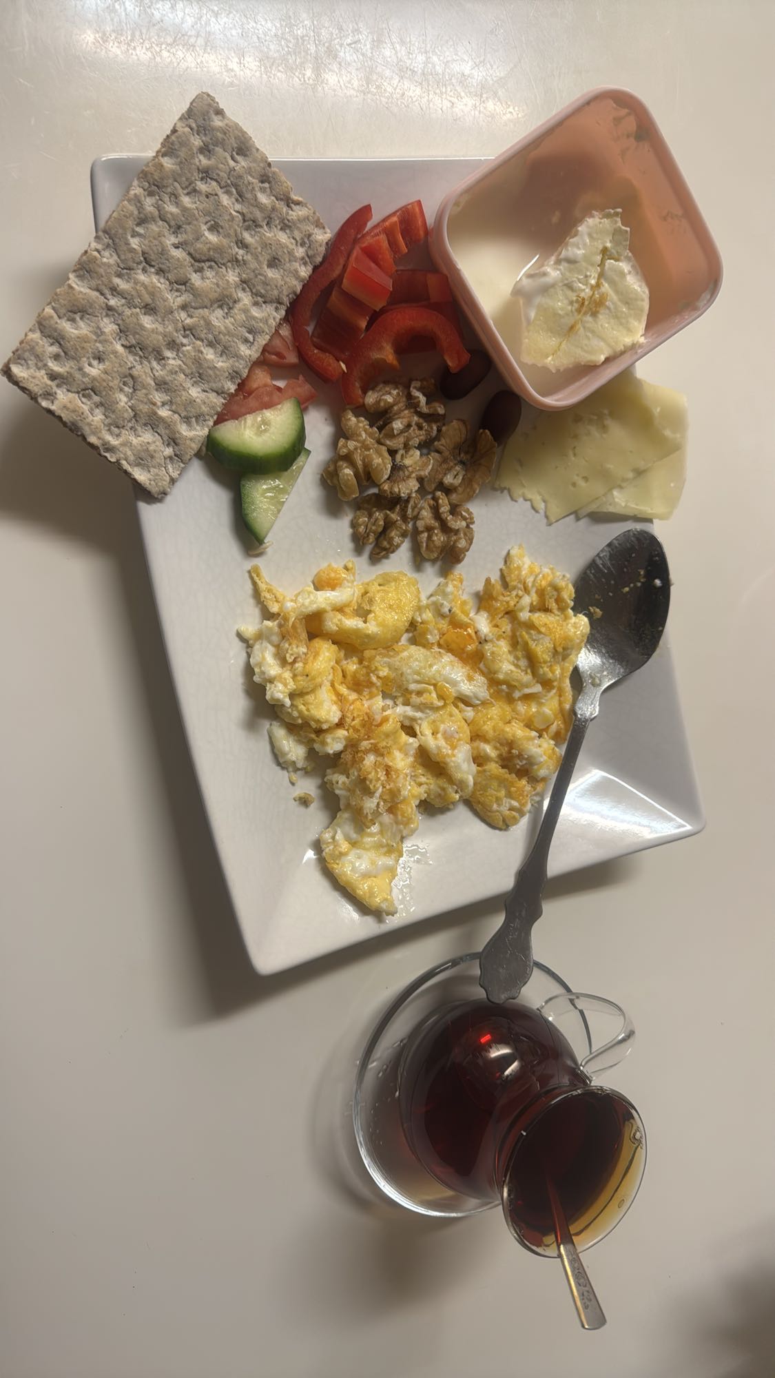 Frukosttallrik med ägg