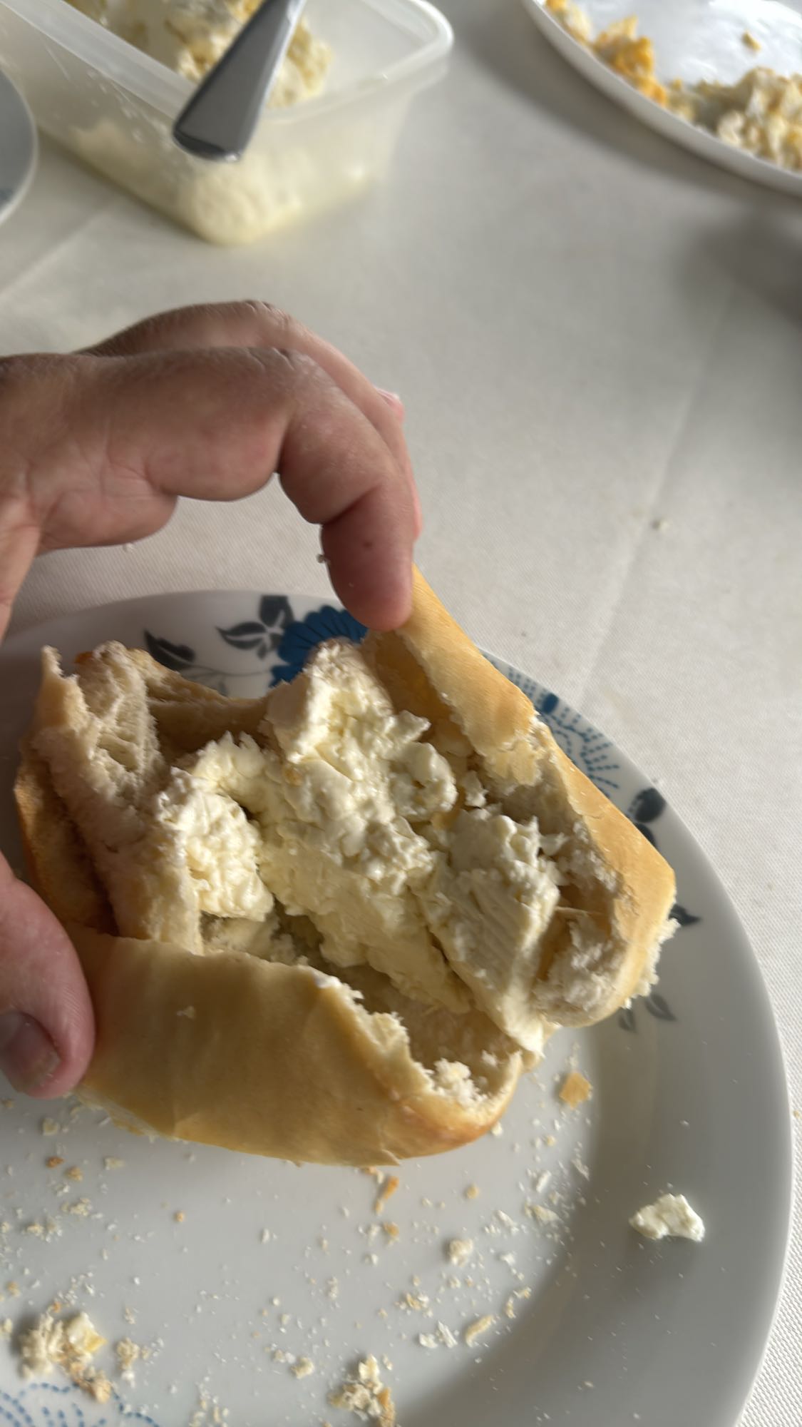 Pão com queijo fresco