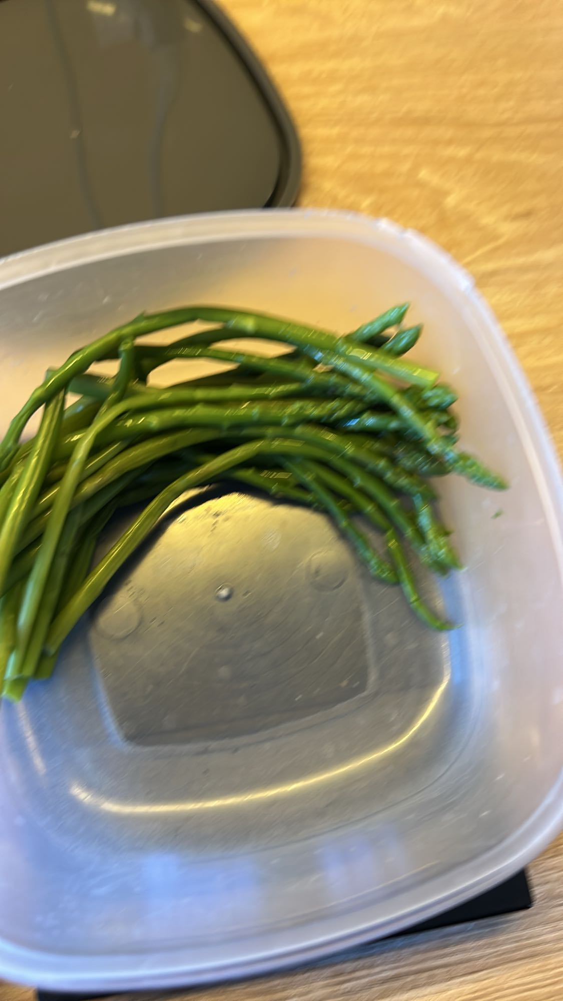 отварная спаржа