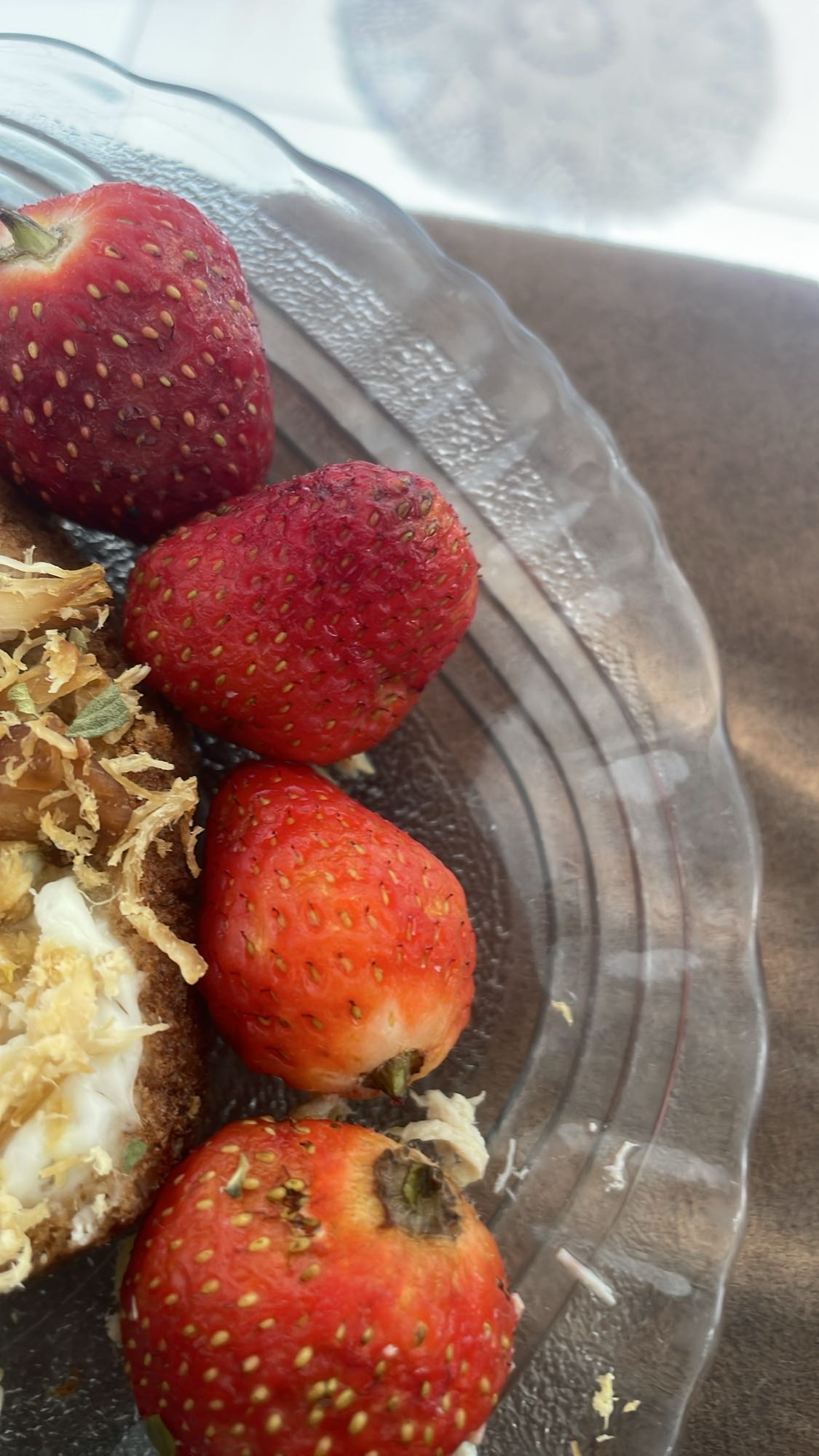 Torrada com morangos