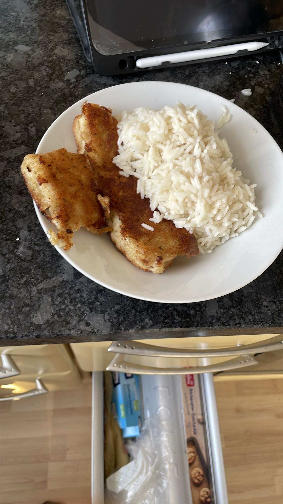 Gebratener Fisch mit Reis