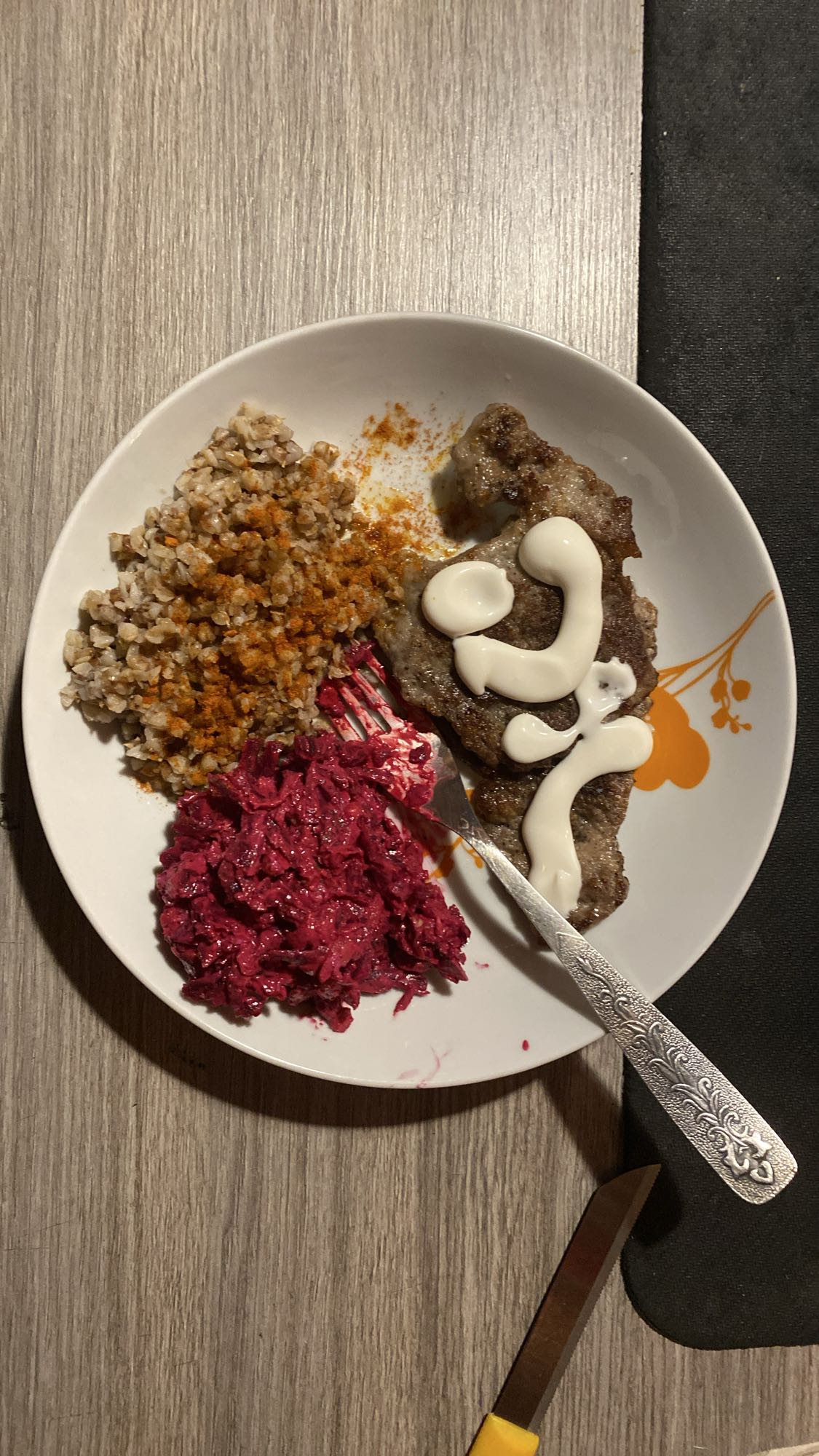 Beef with buckwheat & salad