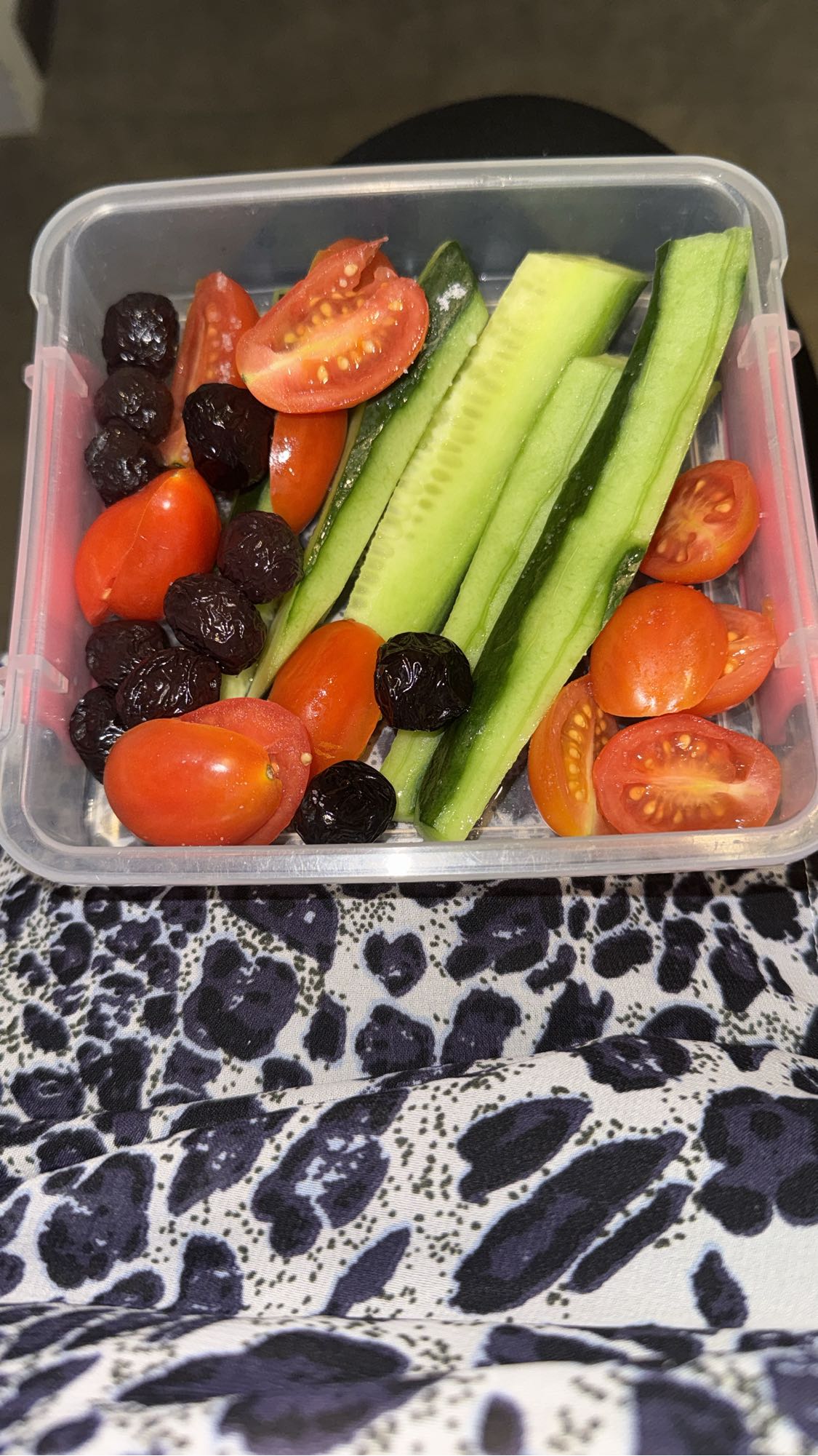 komkommer tomaat olijven