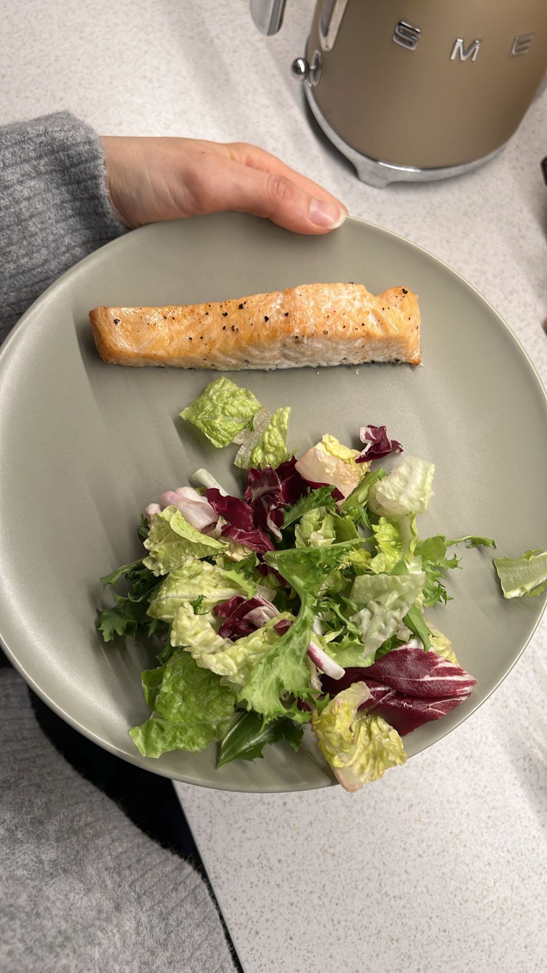 Salmon and mixed salad